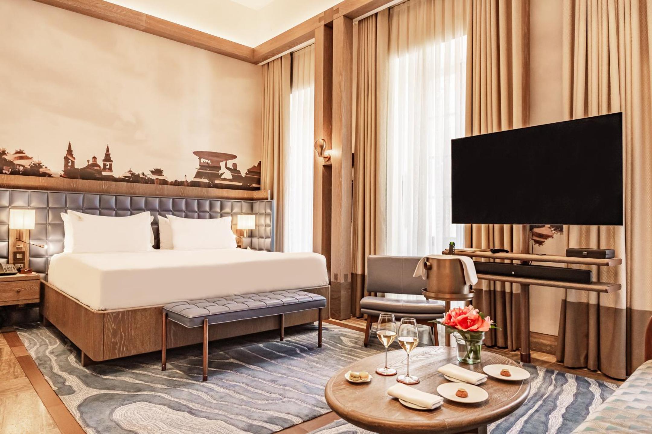 City View Suite - Photo 1