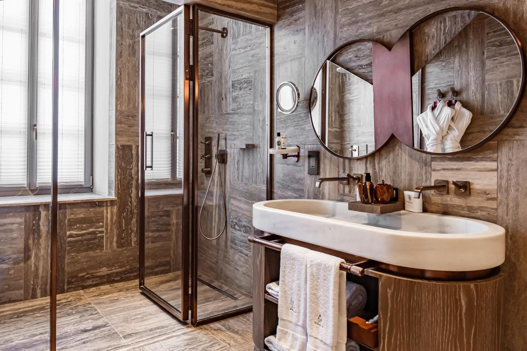 Grand Harbour View Suite - Photo 3