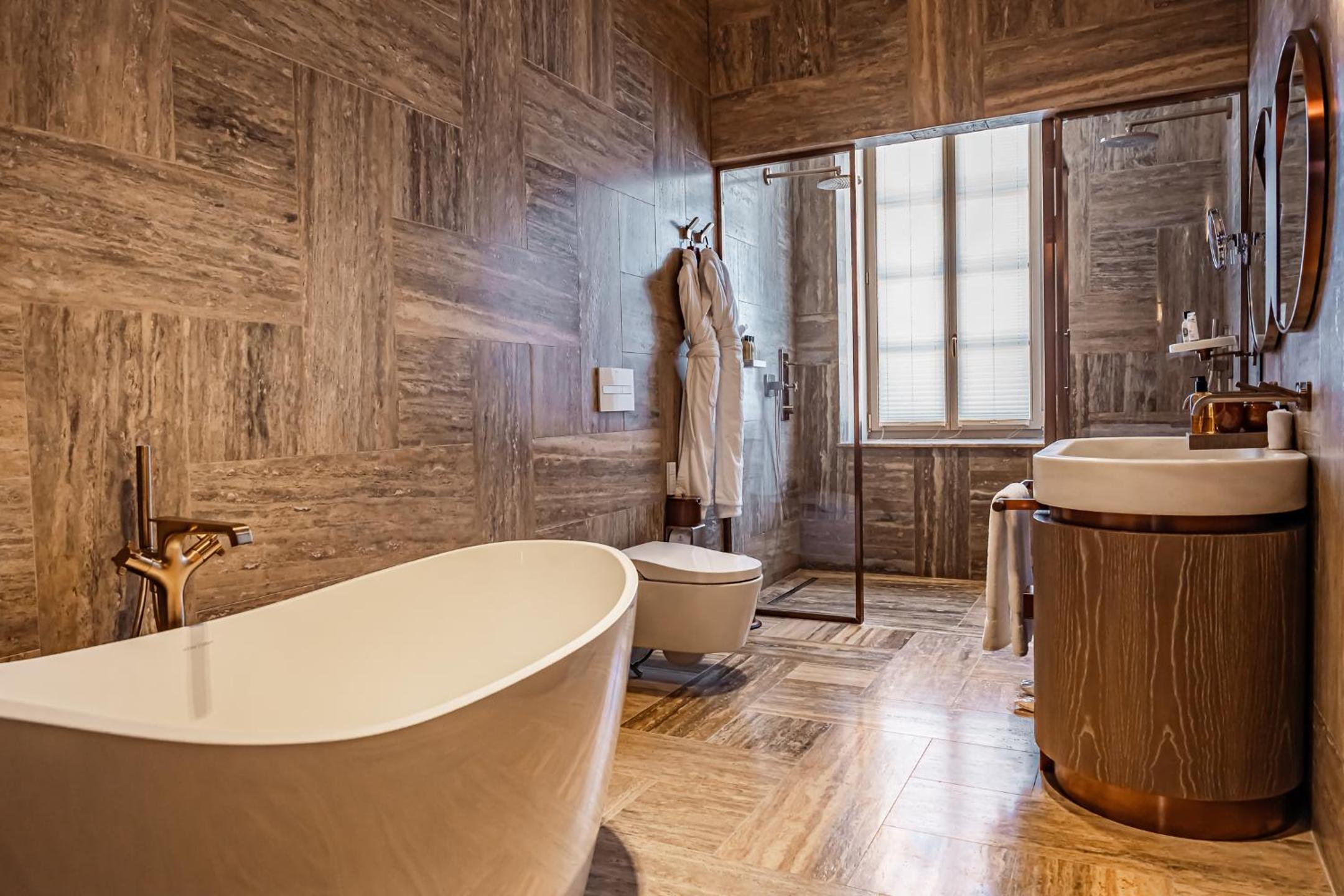Grand Harbour View Suite - Photo 5
