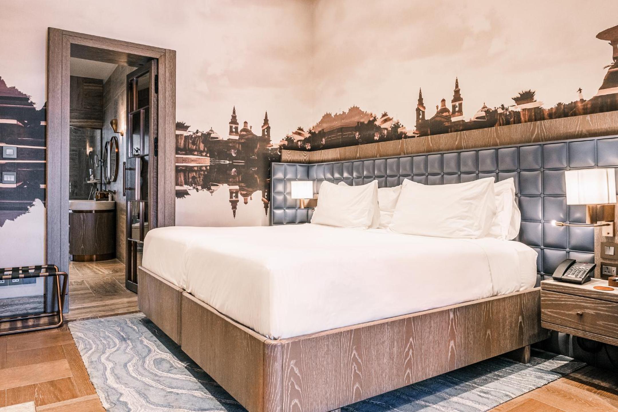 Grand Harbour View Suite - Photo 9