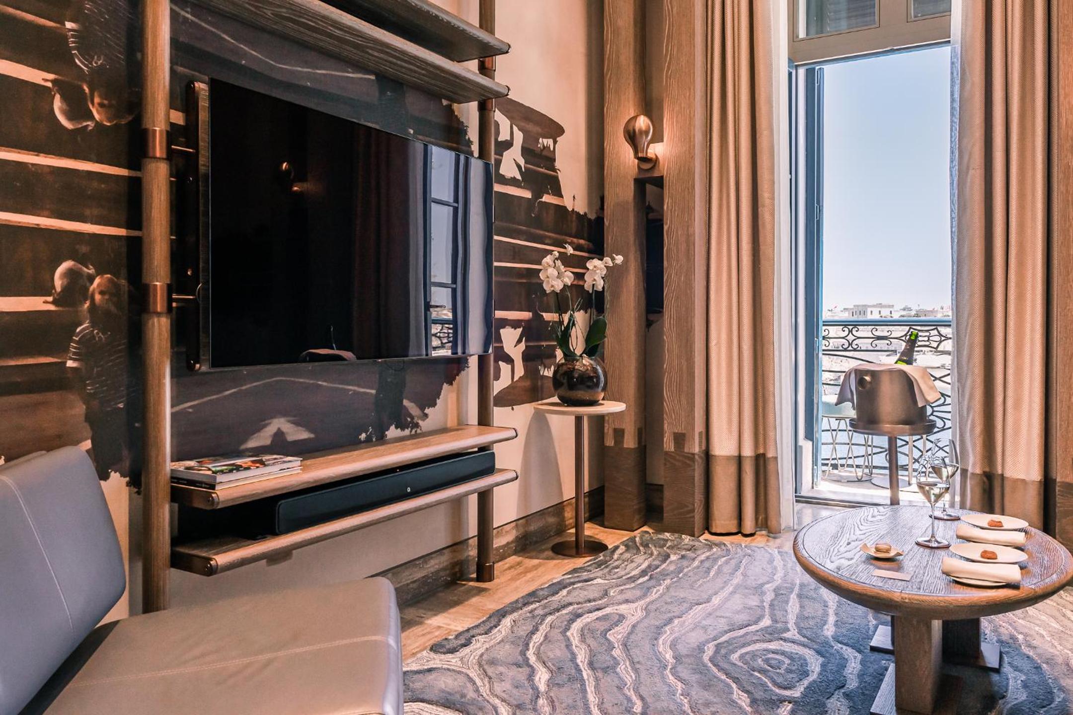 Grand Harbour View Suite - Photo 2
