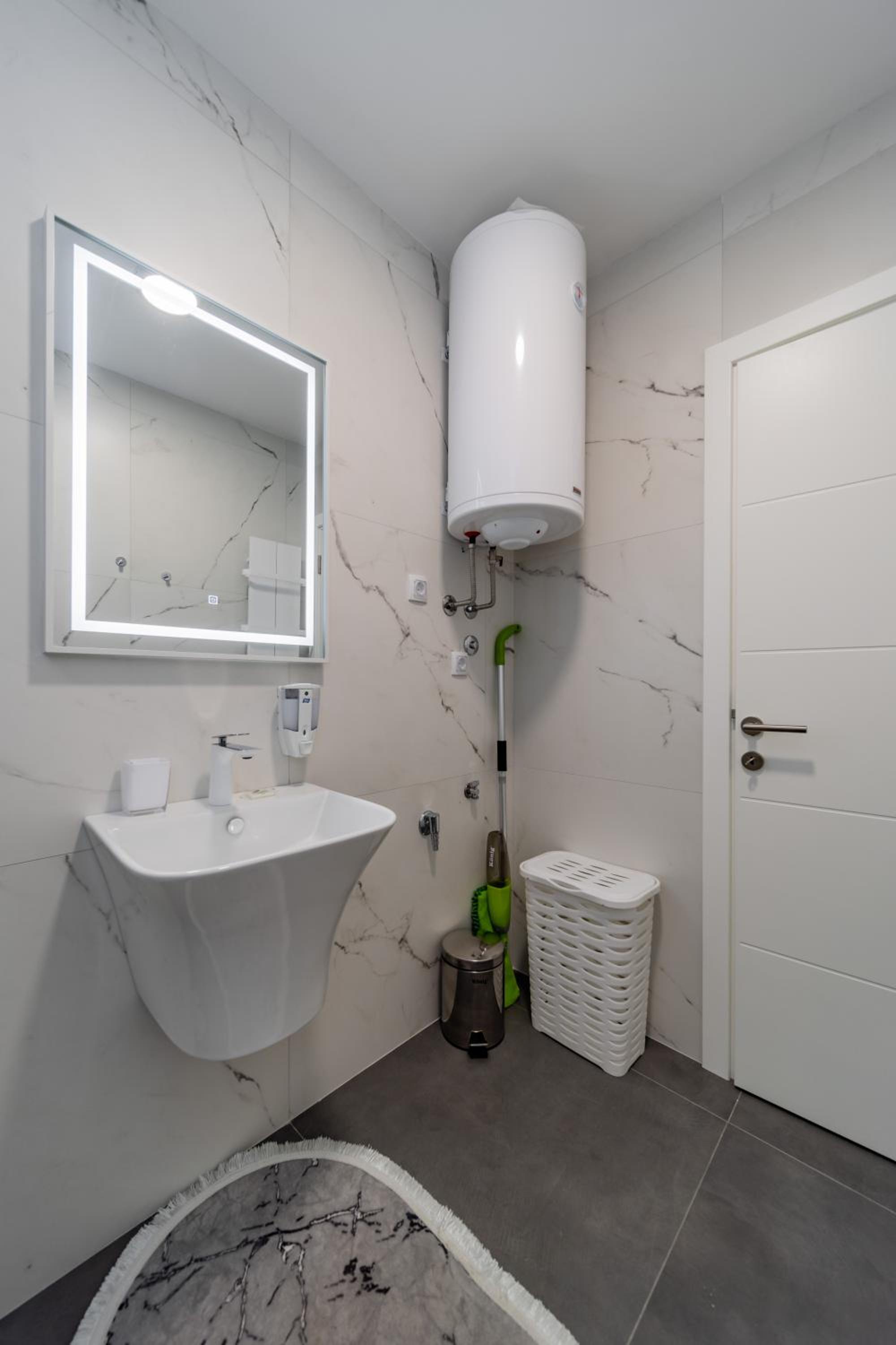 Two-Bedroom Apartment - Photo 7