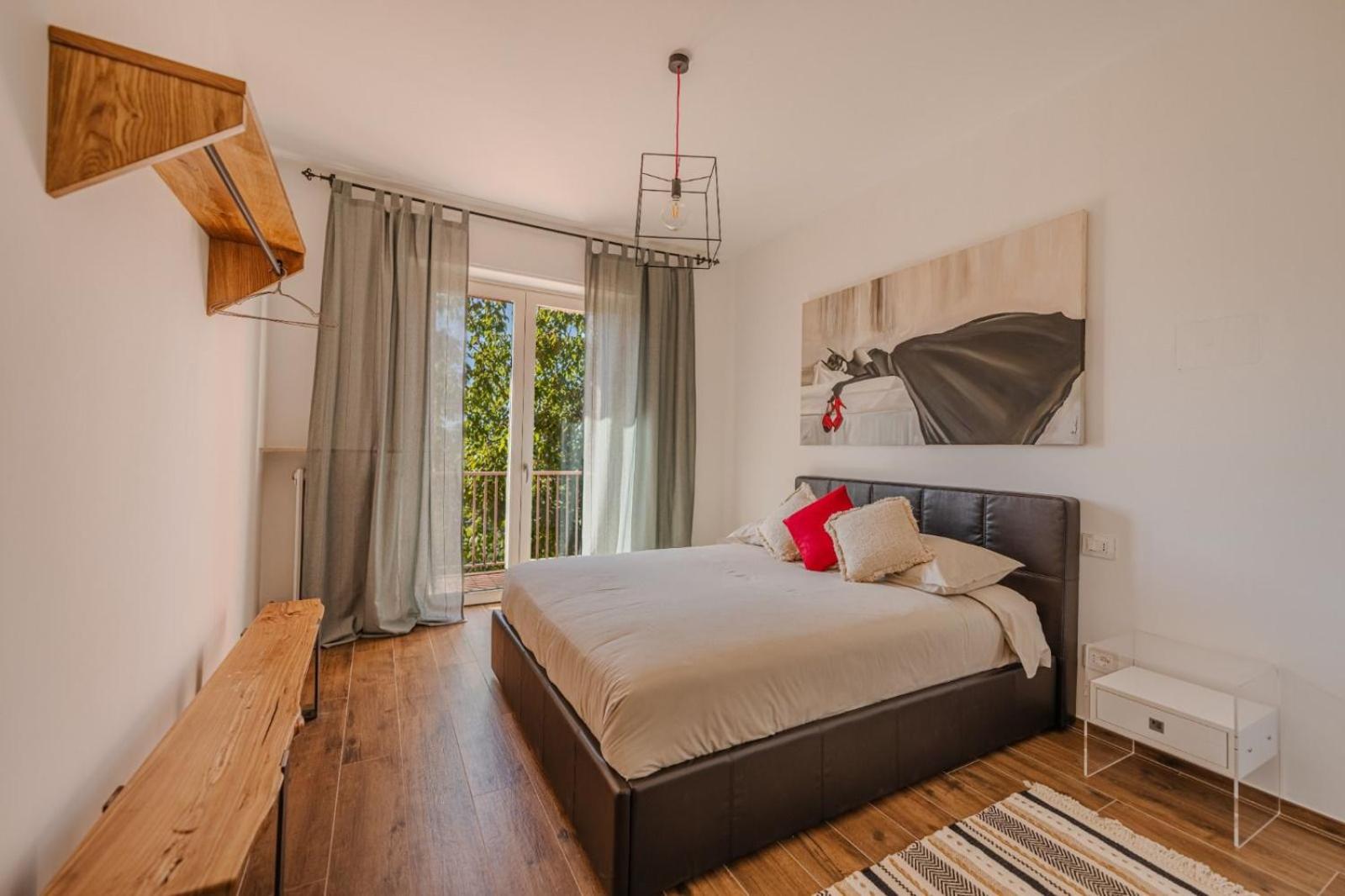 One-Bedroom Apartment with Terrace photo 1