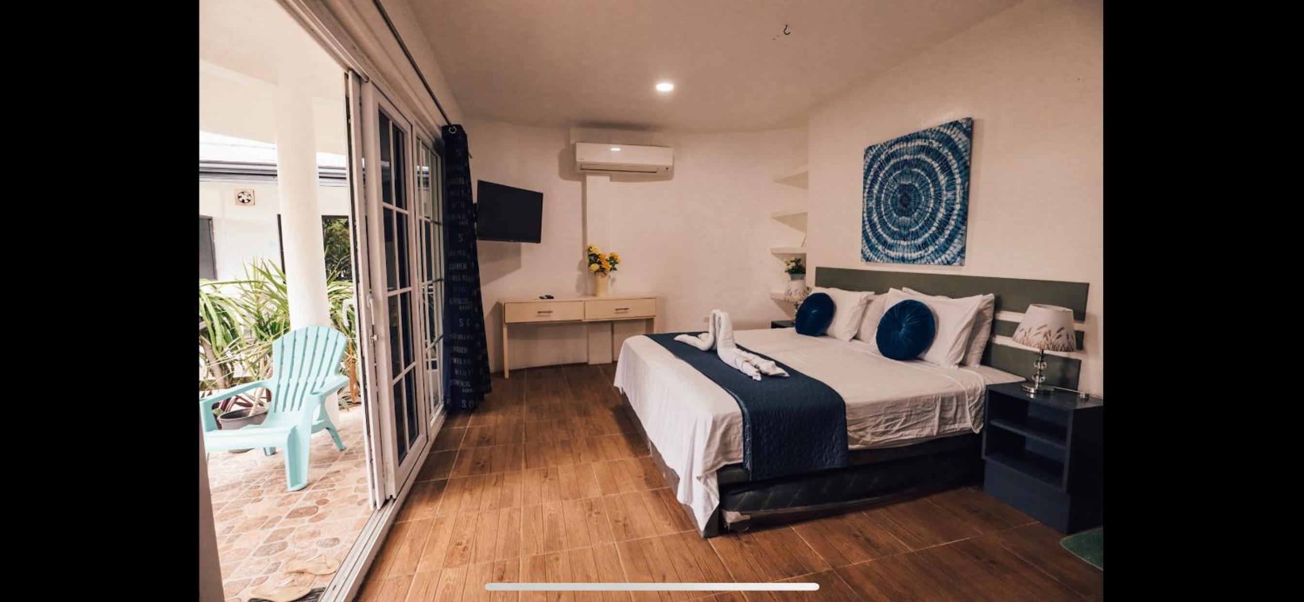 Family Bungalow - Photo 1