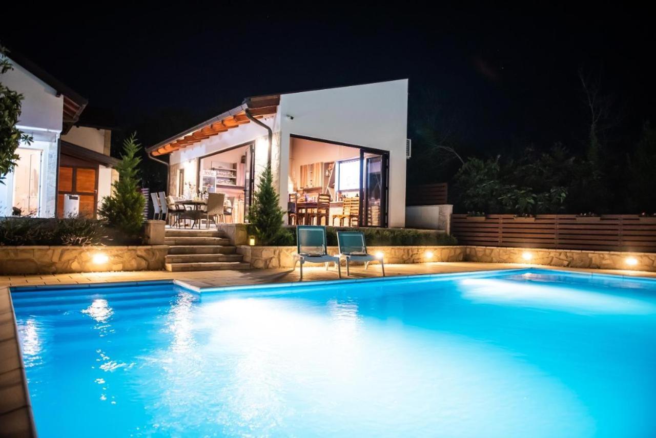 Two-Bedroom Villa photo 2