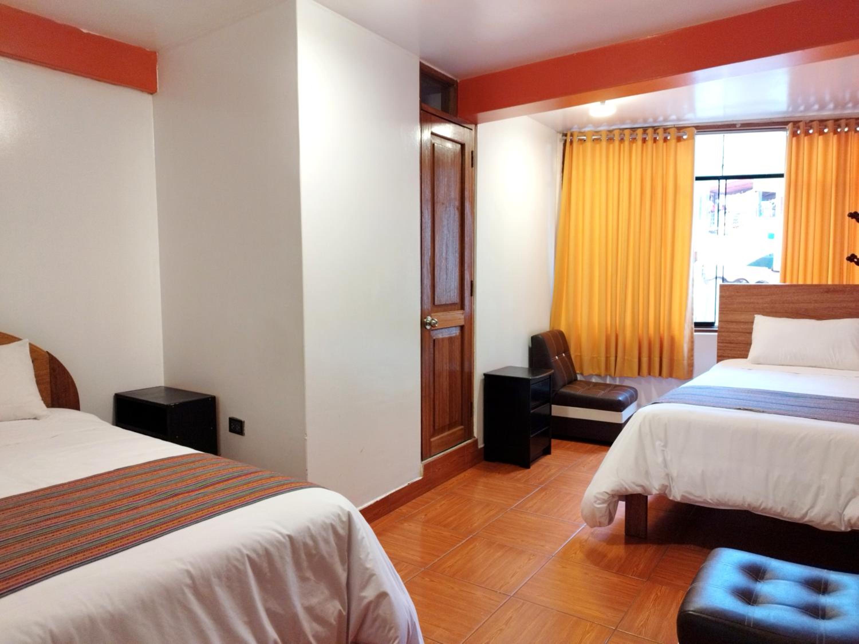 Twin Room with Private Bathroom photo 2