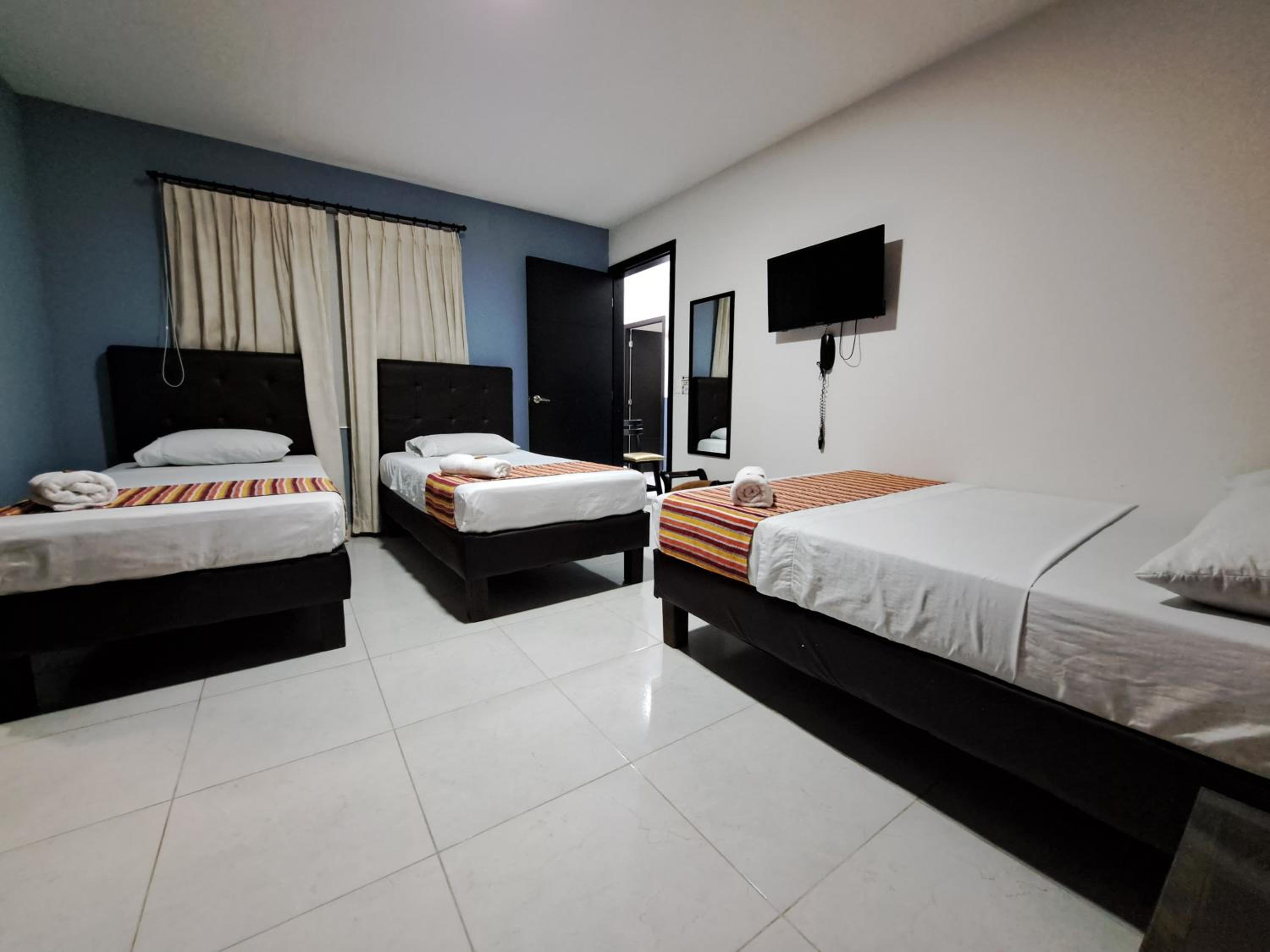 Standard Quadruple Room photo 2