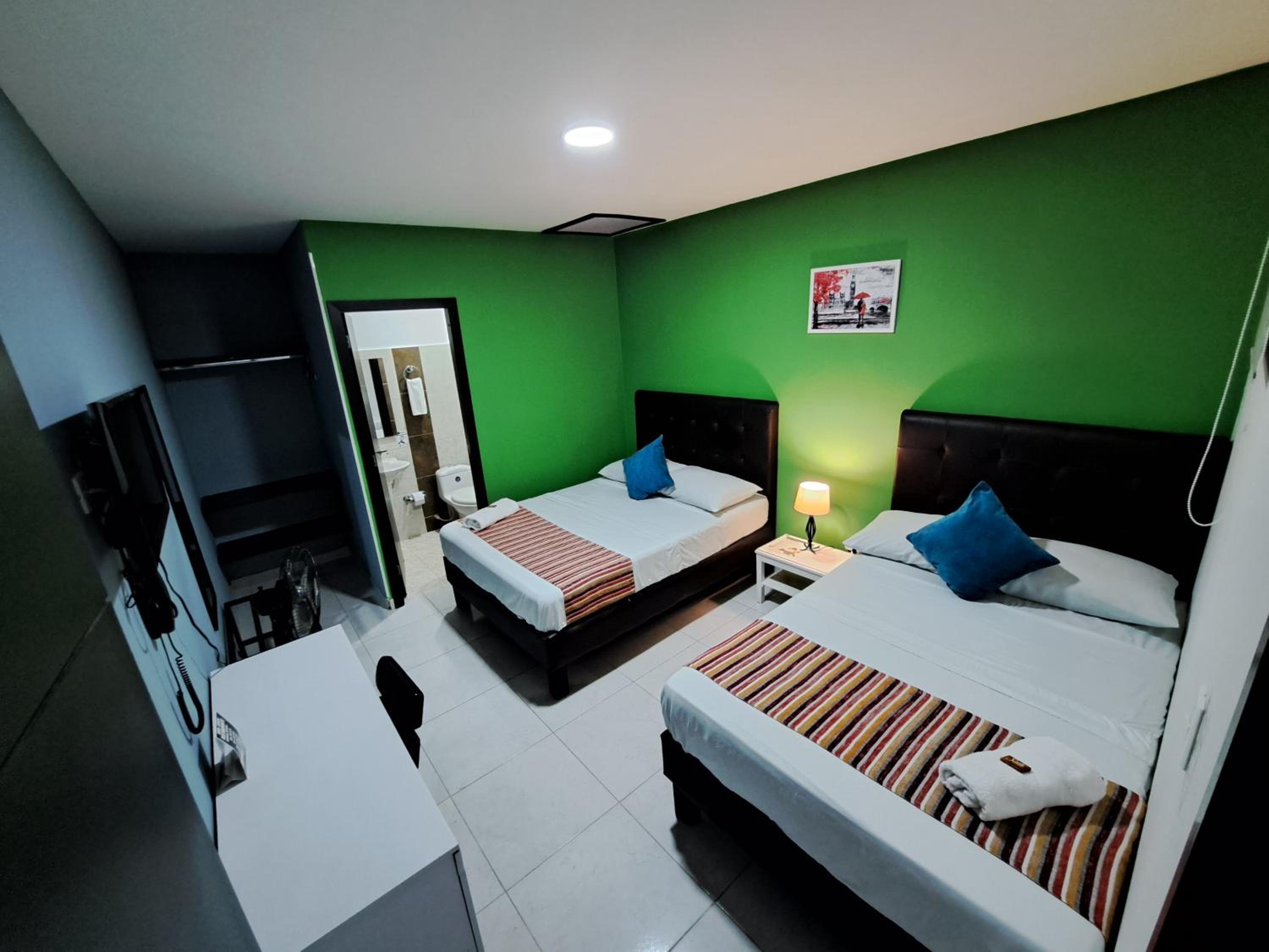 Standard Quadruple Room photo 3