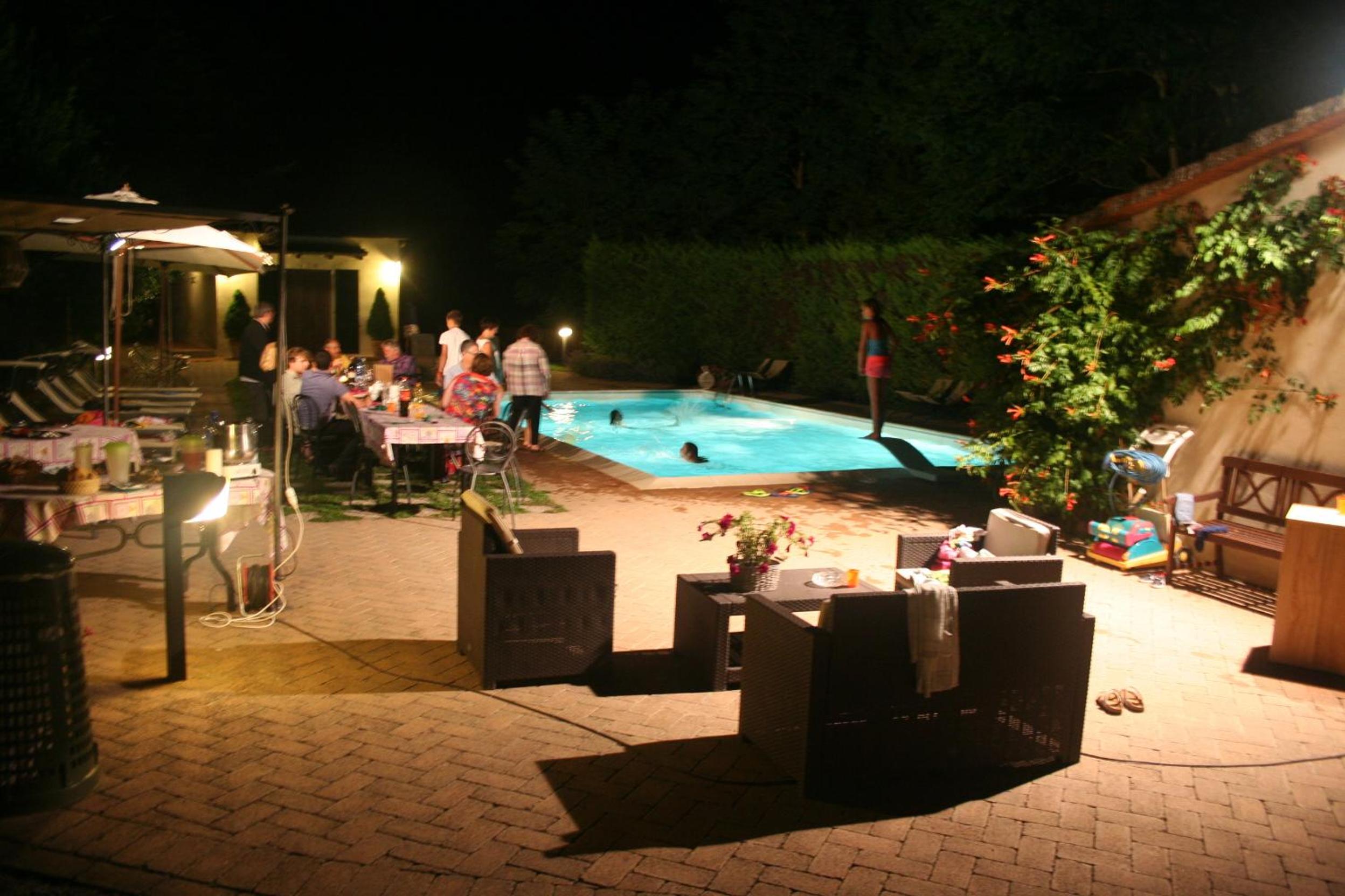 Two-Bedroom Apartment with Garden - Photo 23