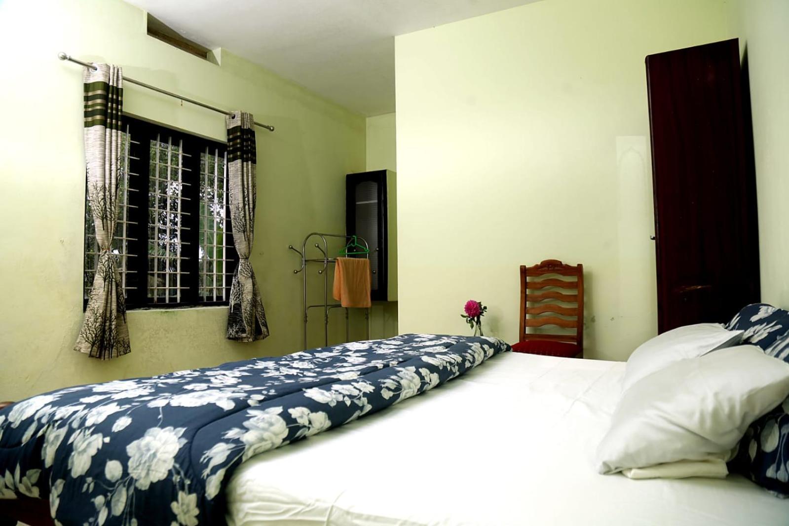 Deluxe Double Room (2 Adults + 1 Child) photo 2
