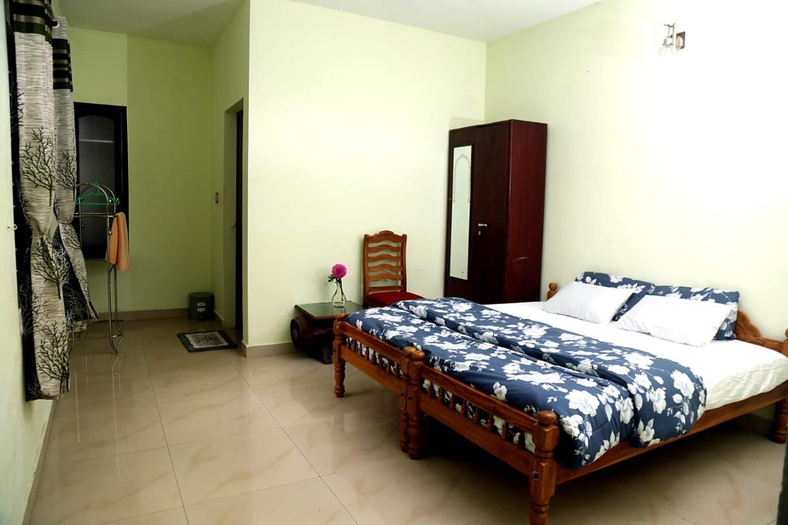 Deluxe Double Room (2 Adults + 1 Child) photo 3