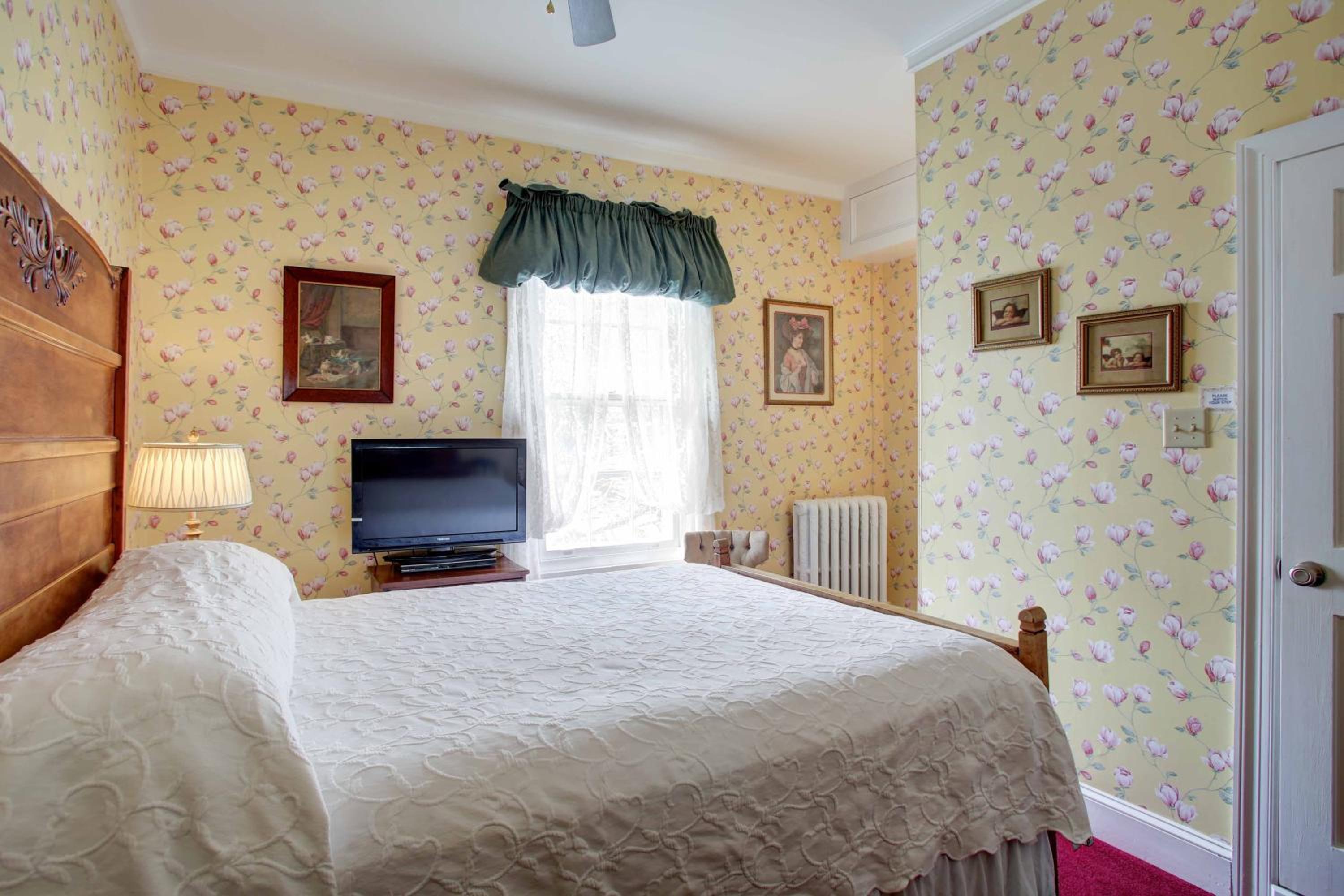 Queen Room