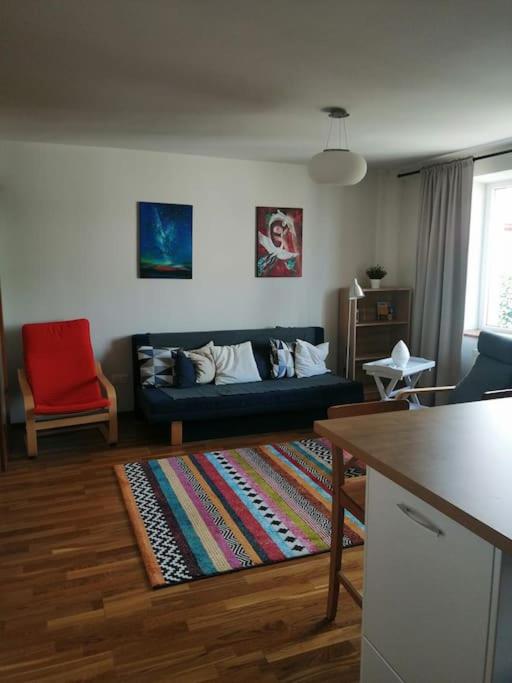 One-Bedroom Apartment photo 1