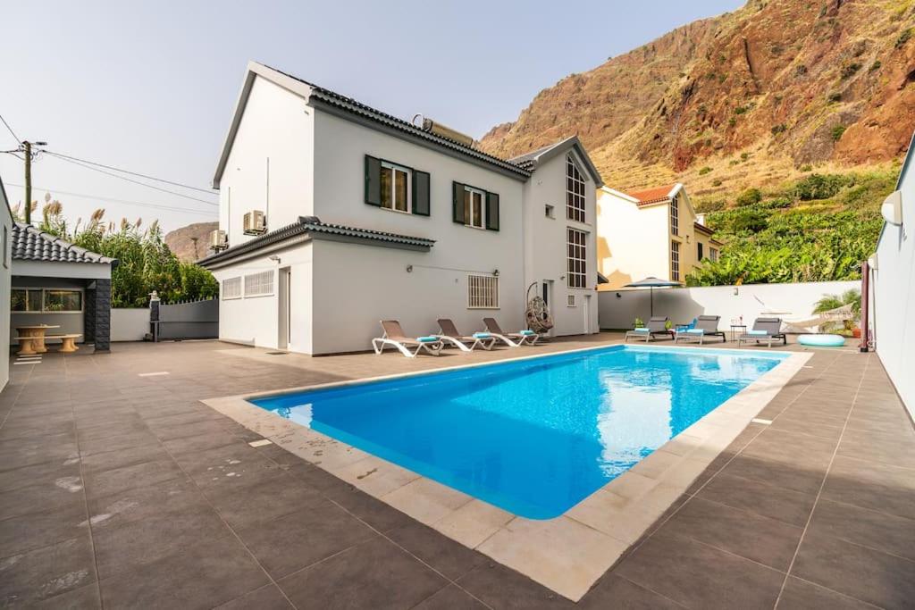 Villa photo 2