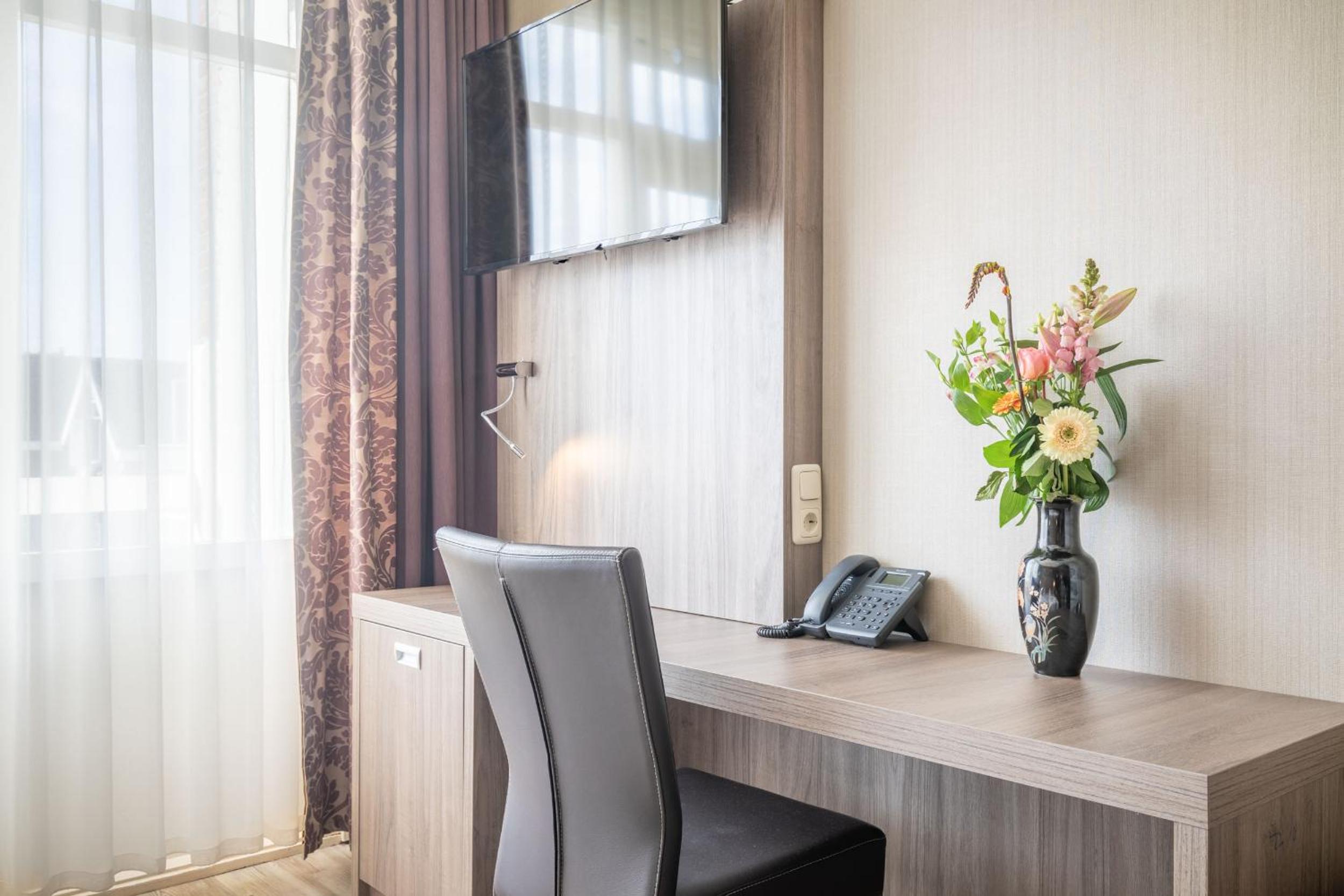 Standard Twin Room - Photo 5