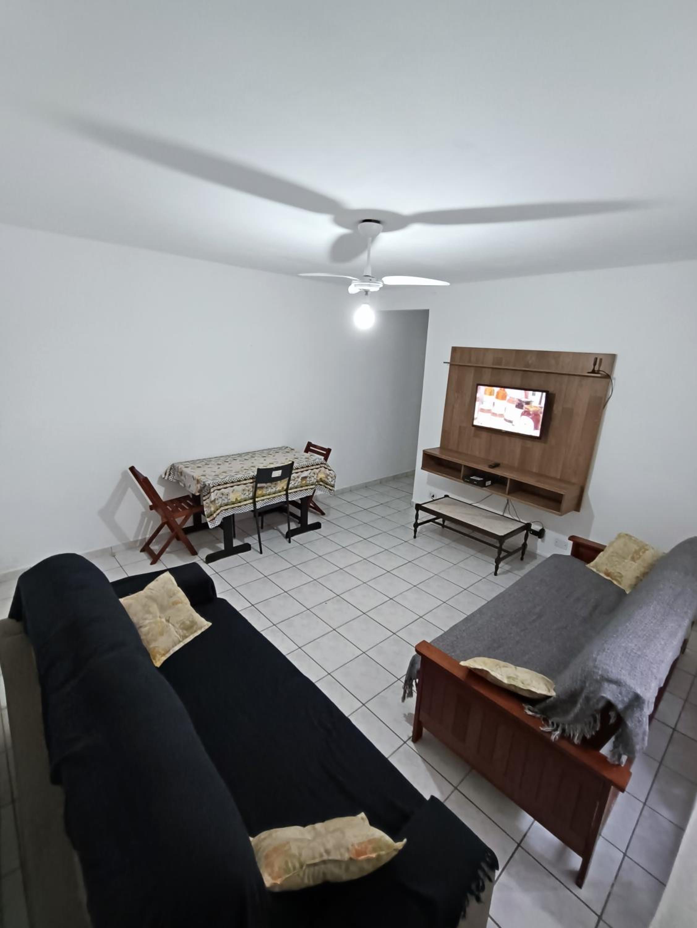 One-Bedroom Apartment - Photo 1