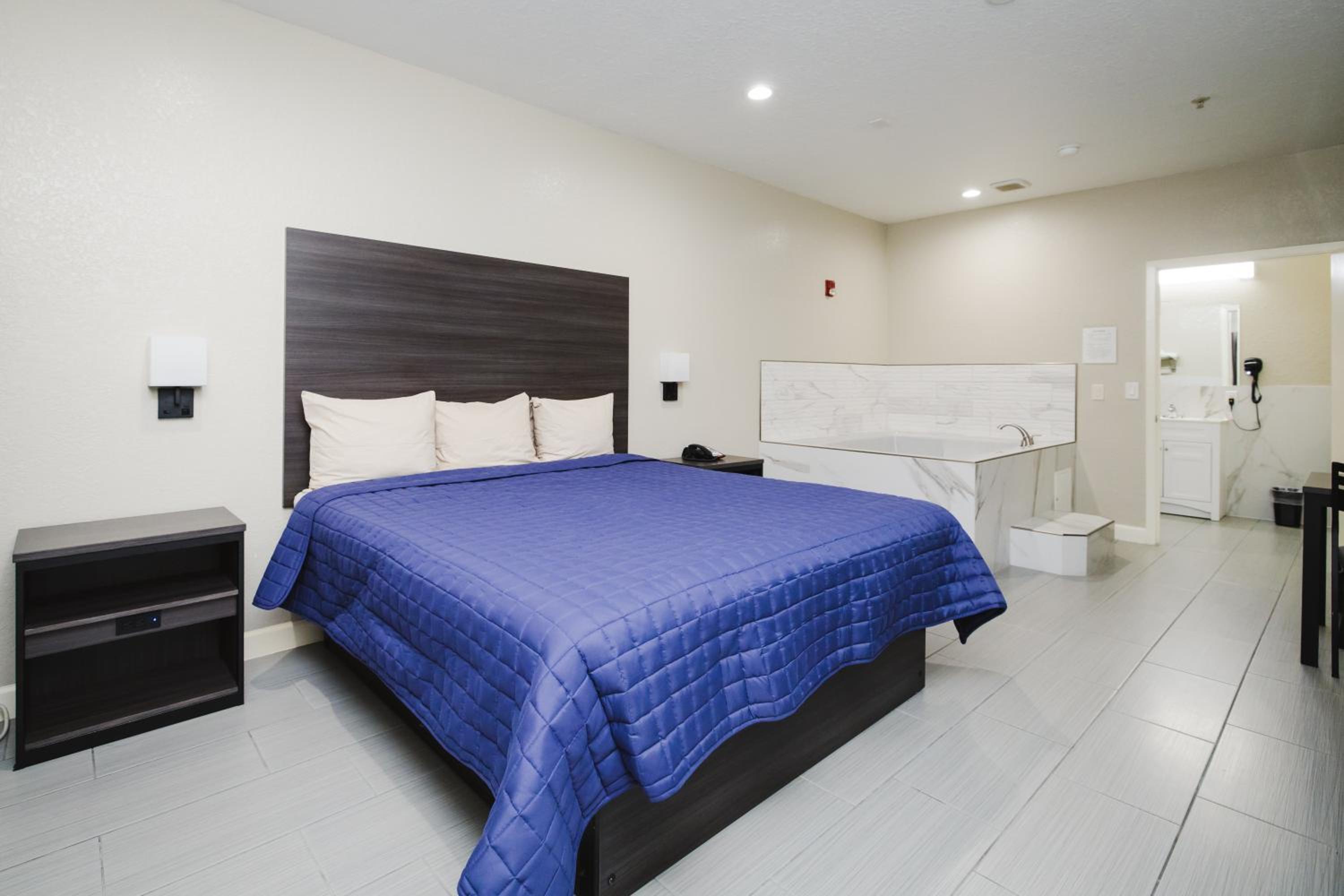 King Suite with Spa Bath