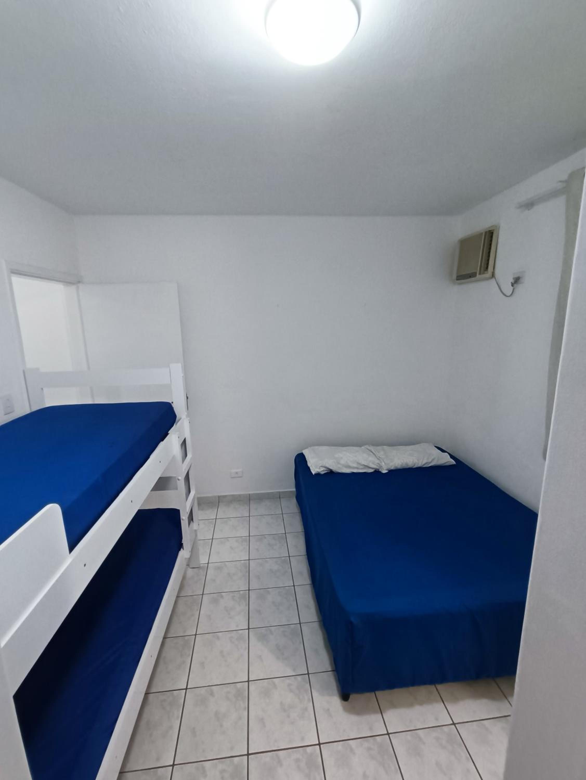 One-Bedroom Apartment - Photo 11