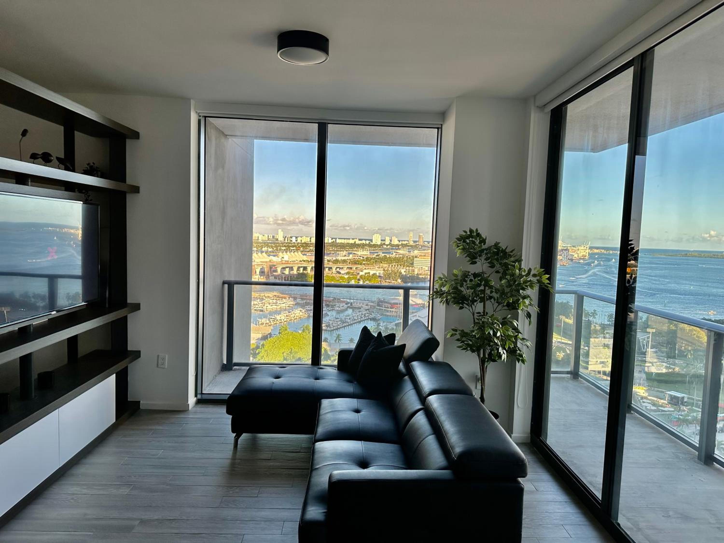 One-Bedroom Apartment photo 2
