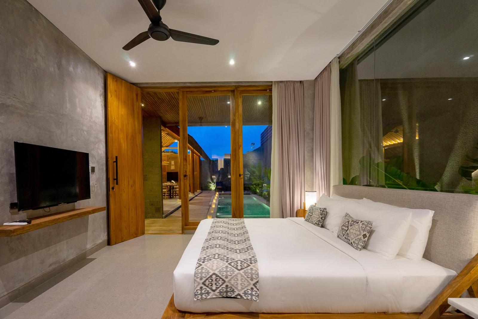 Three-Bedroom Villa with Private Pool - Photo 9