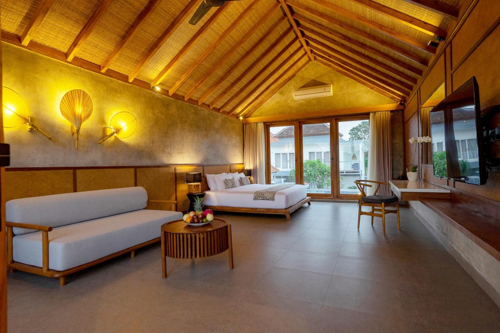 Three-Bedroom Villa with Private Pool - Photo 3