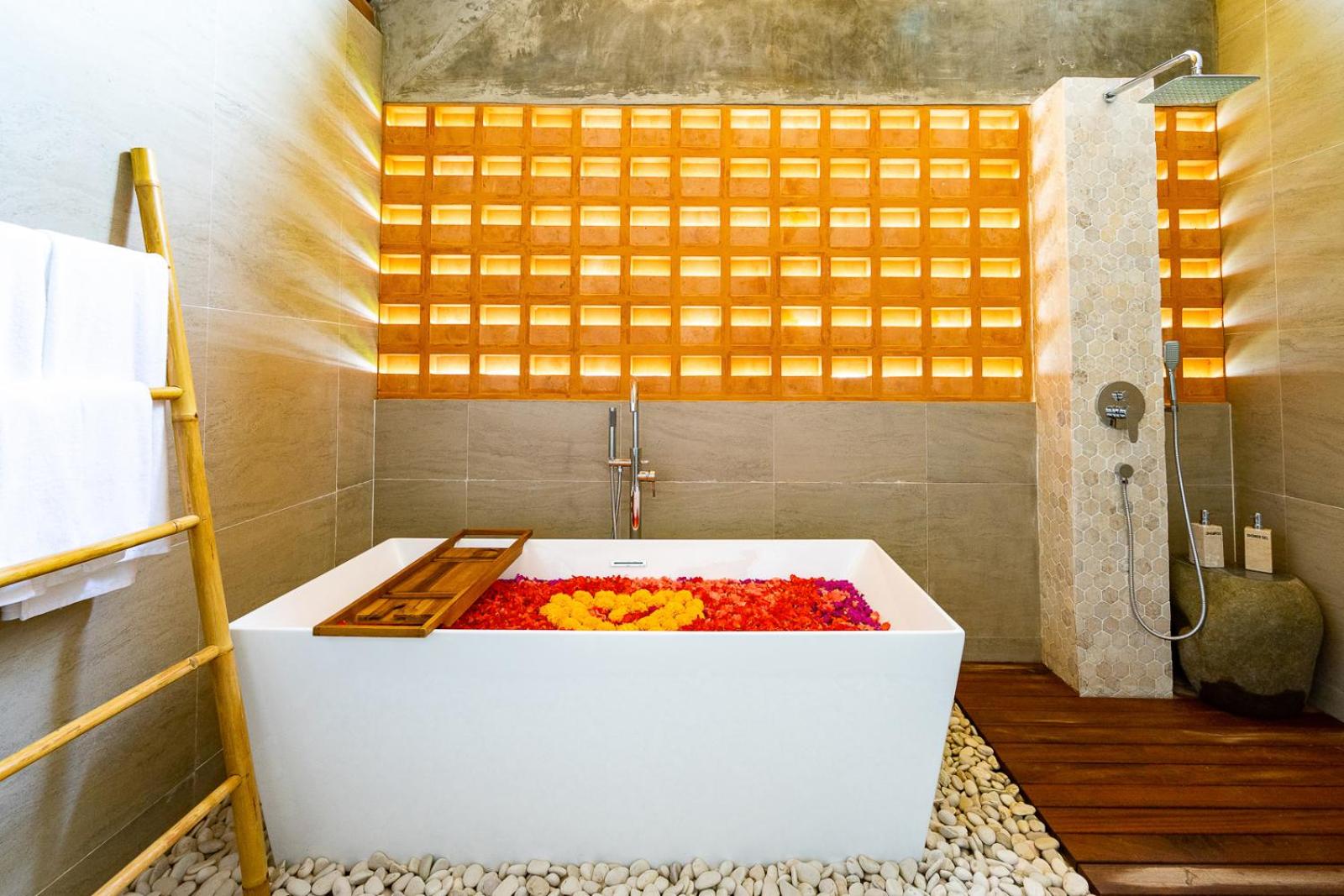 Three-Bedroom Villa with Private Pool - Photo 2