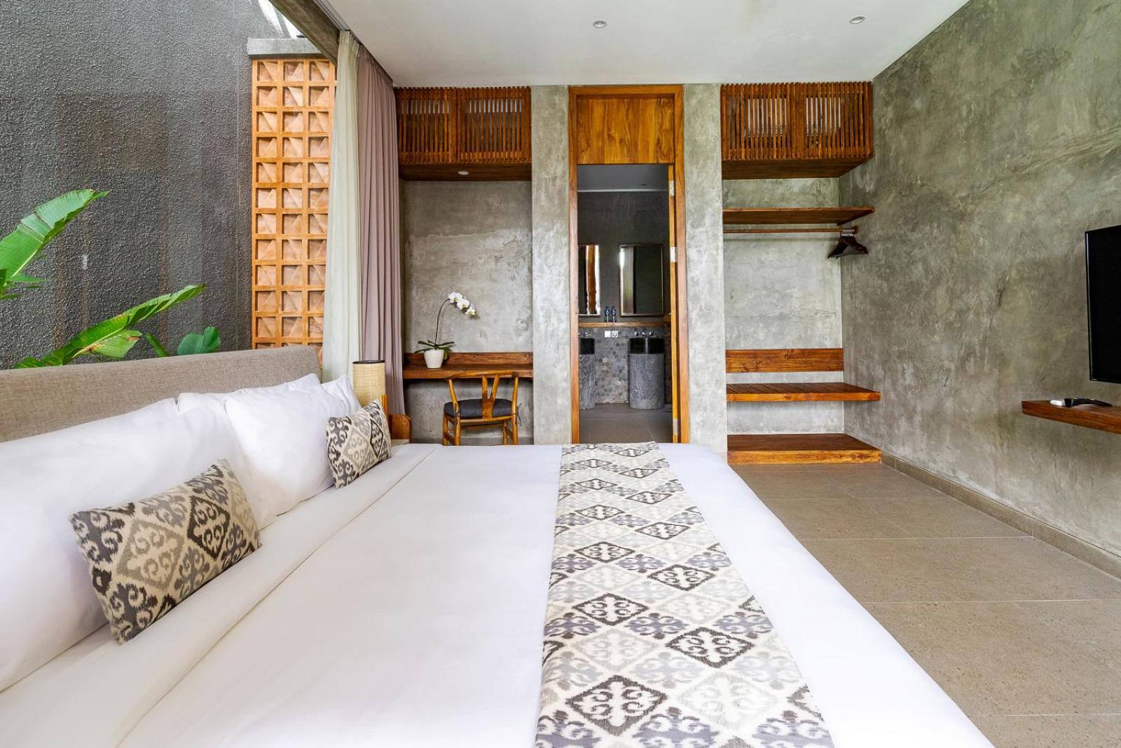 Three-Bedroom Villa with Private Pool - Photo 41