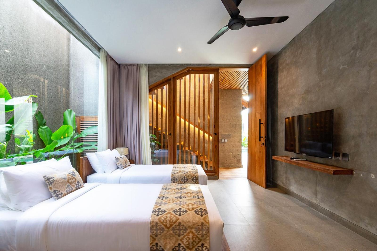 Three-Bedroom Villa with Private Pool - Photo 34