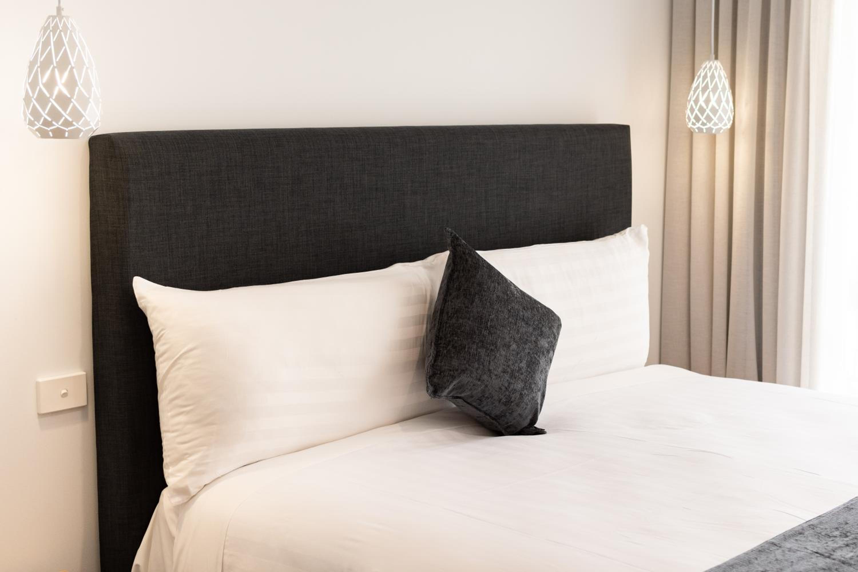 King Studio Apartment