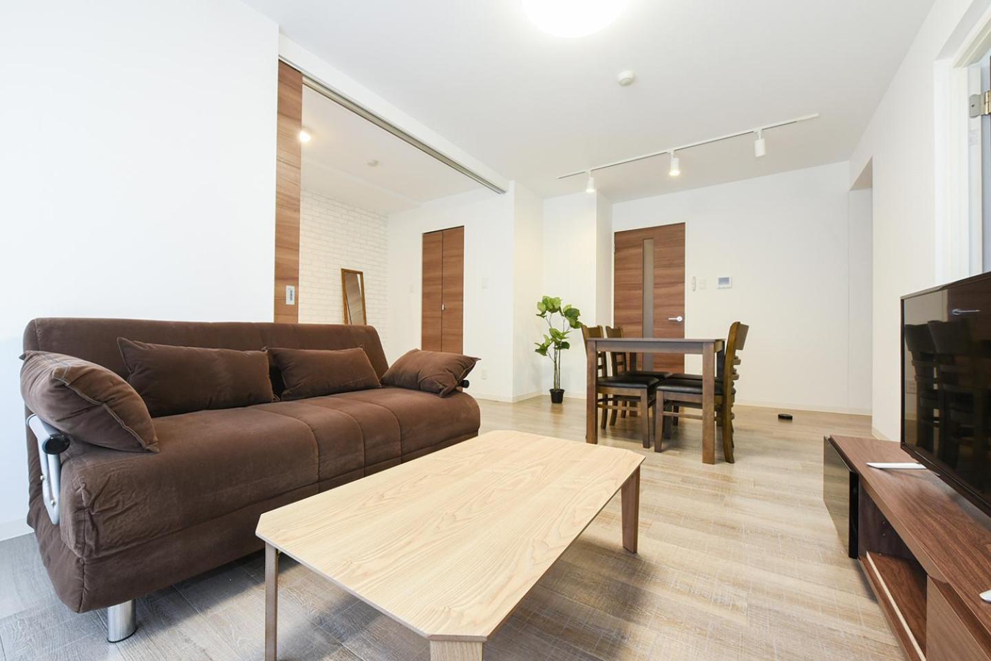 Superior Family Room photo 1