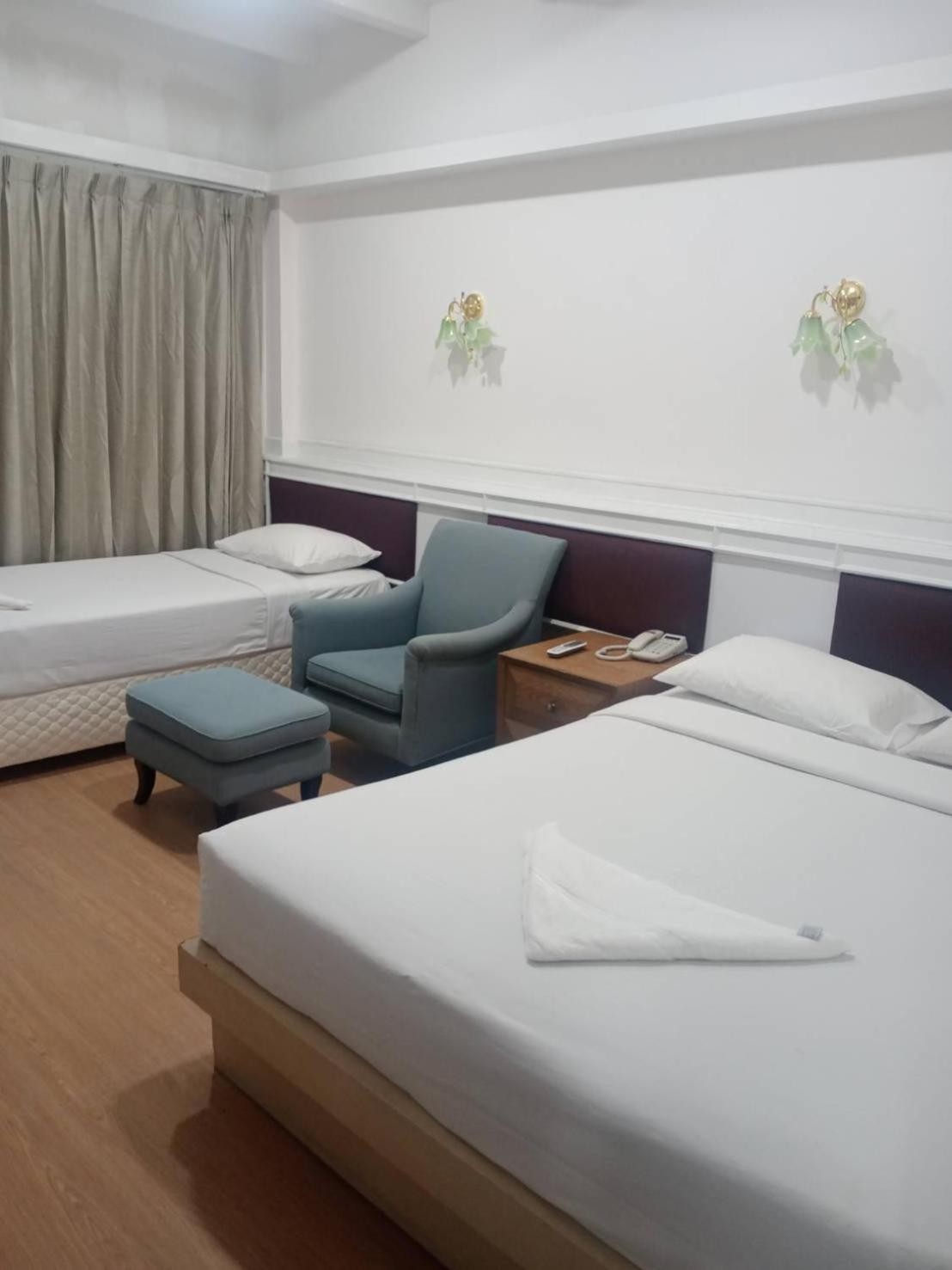 Superior Twin Room with City View photo 3