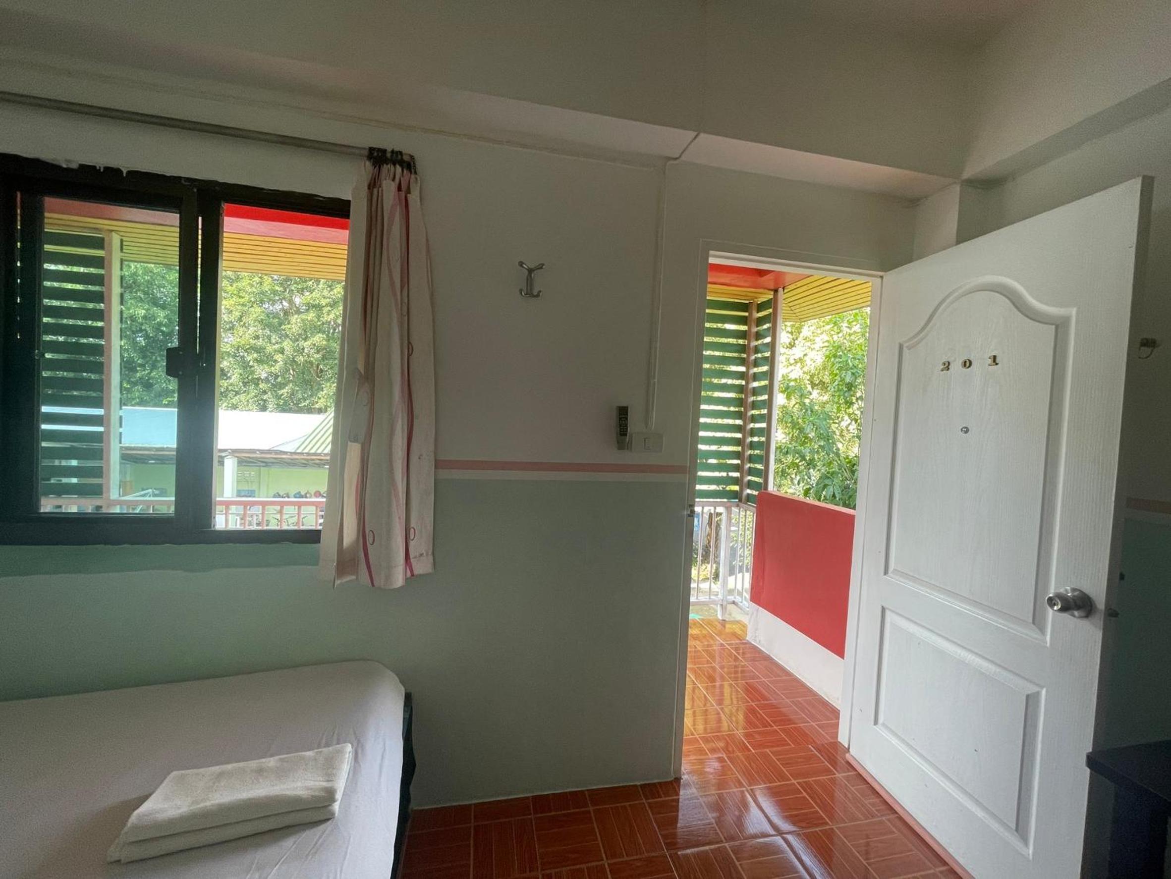 Standard Triple Room - Photo 5