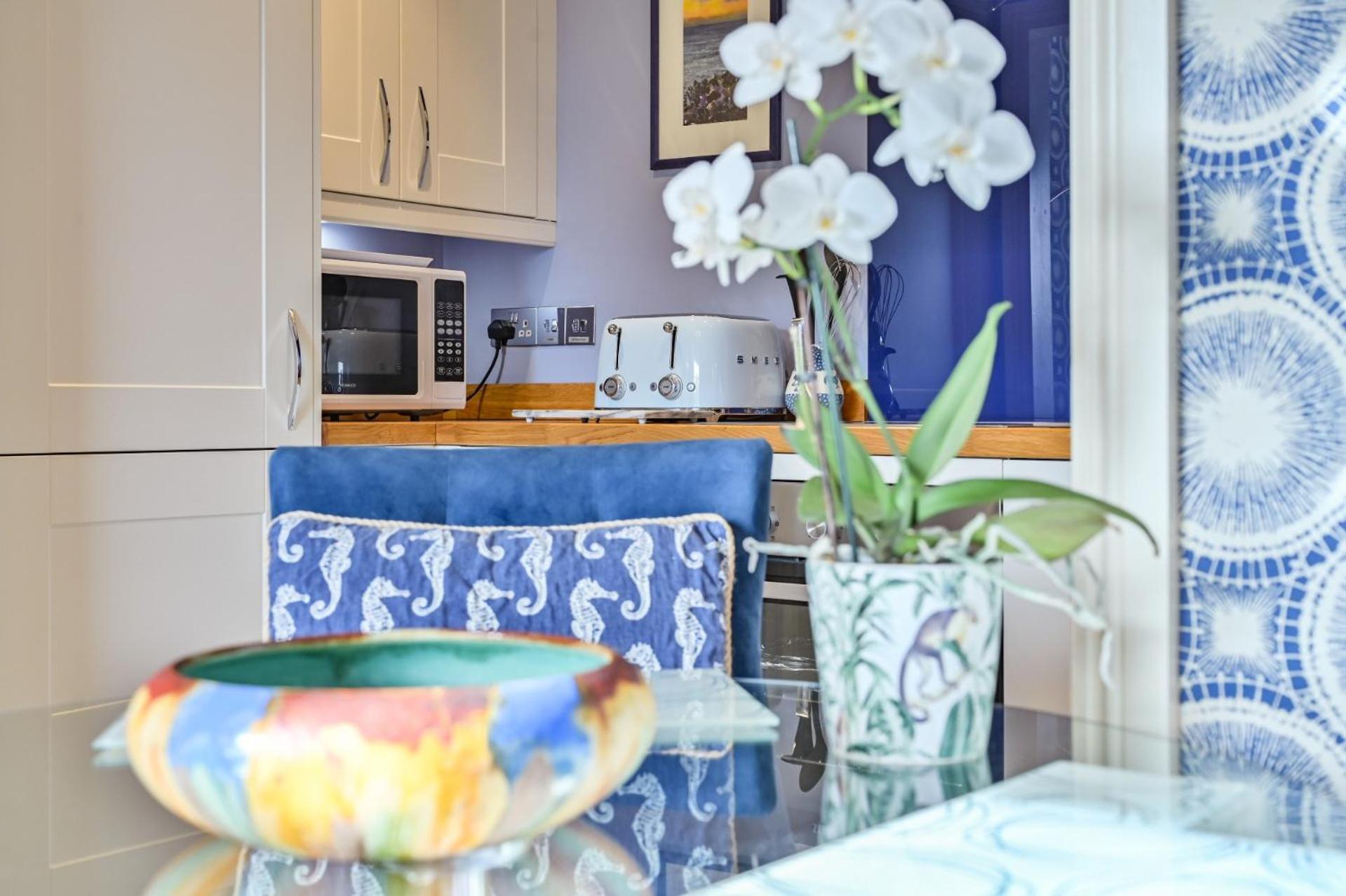 Standard One-Bedroom Apartment - Photo 5
