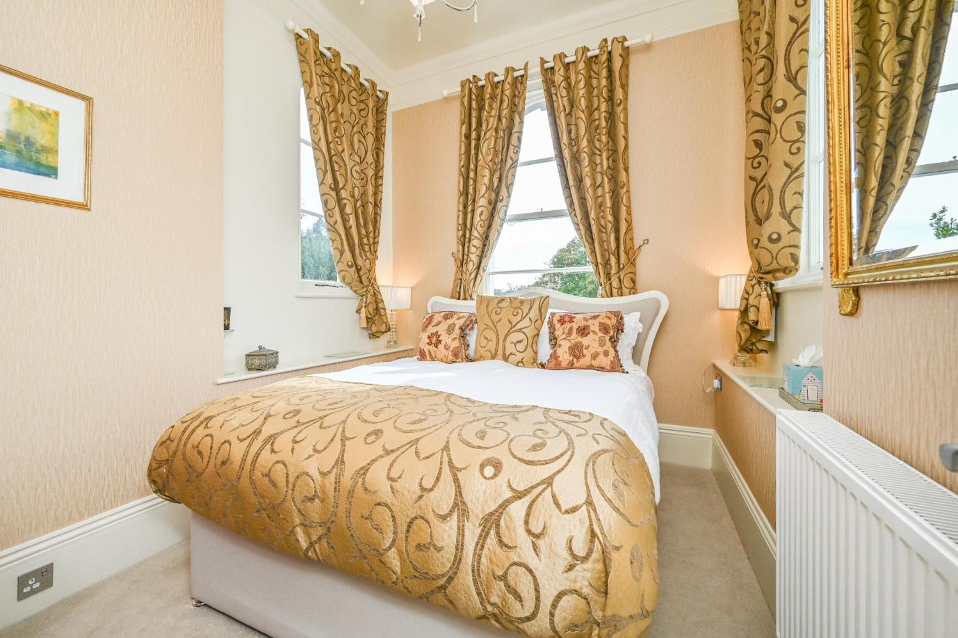 Standard One-Bedroom Apartment - Photo 17