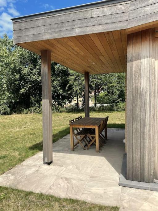 Three-Bedroom House photo 2