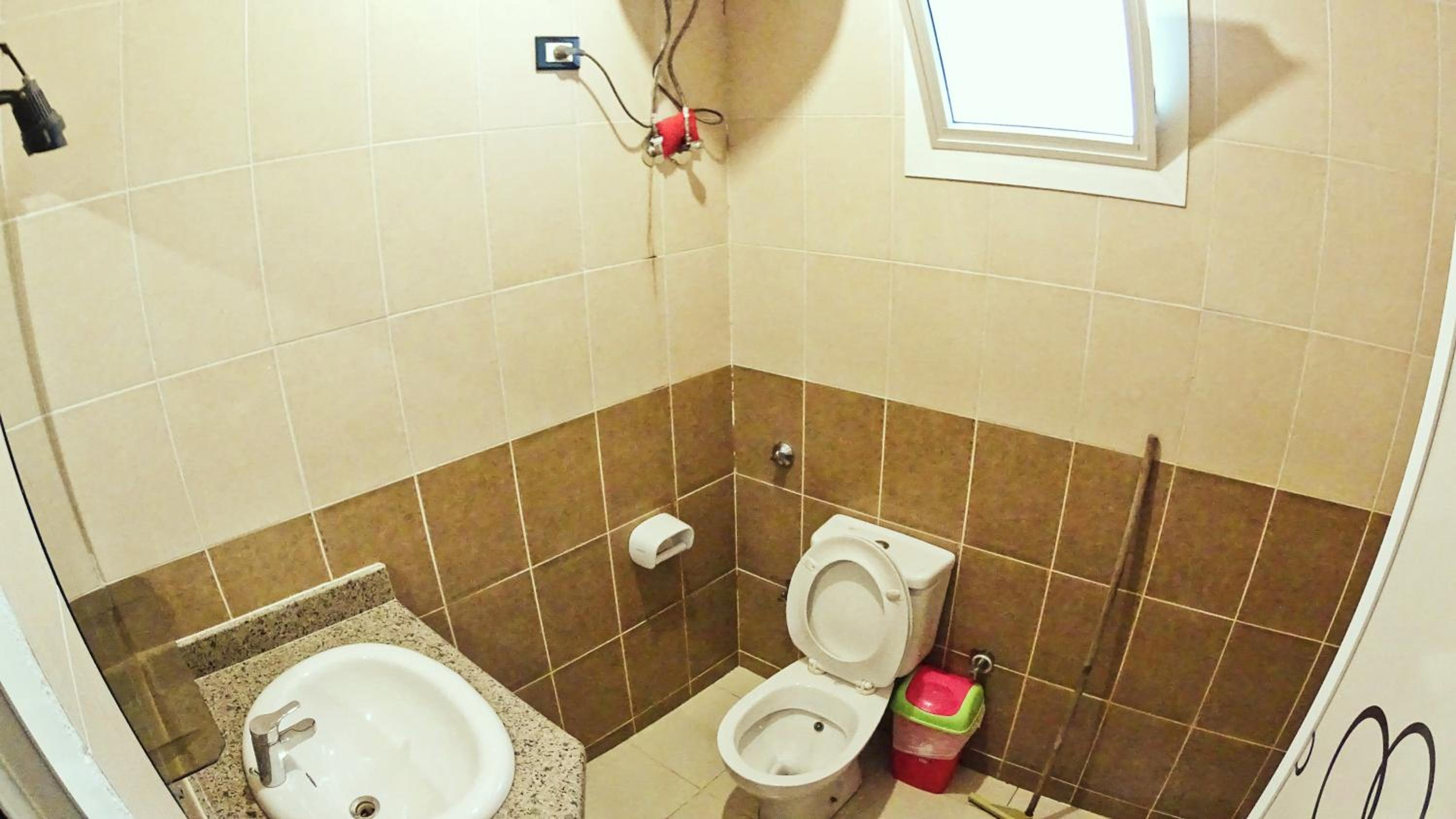 Apartment with Balcony - Photo 4