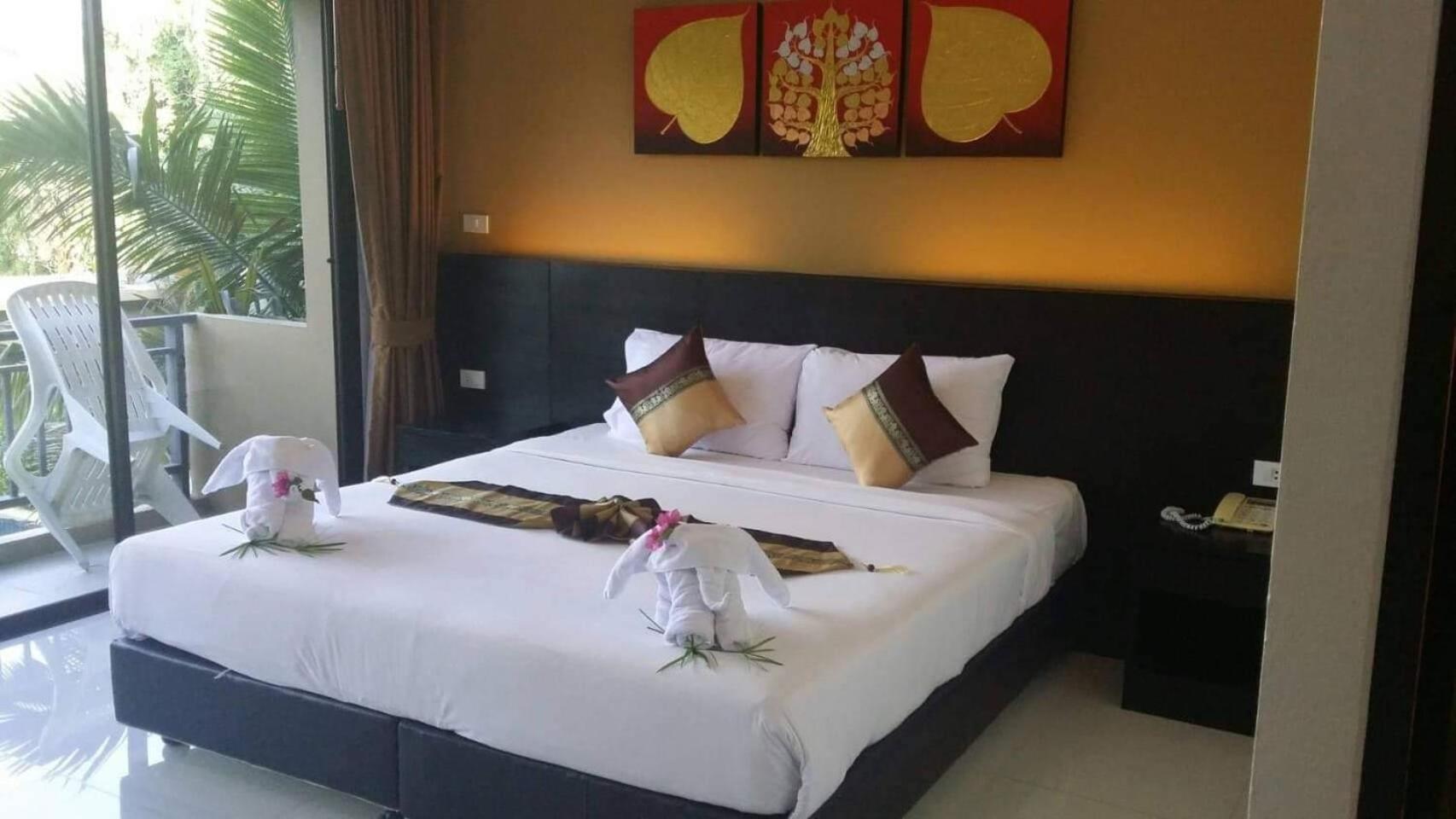 Deluxe Double Room with Balcony photo 1
