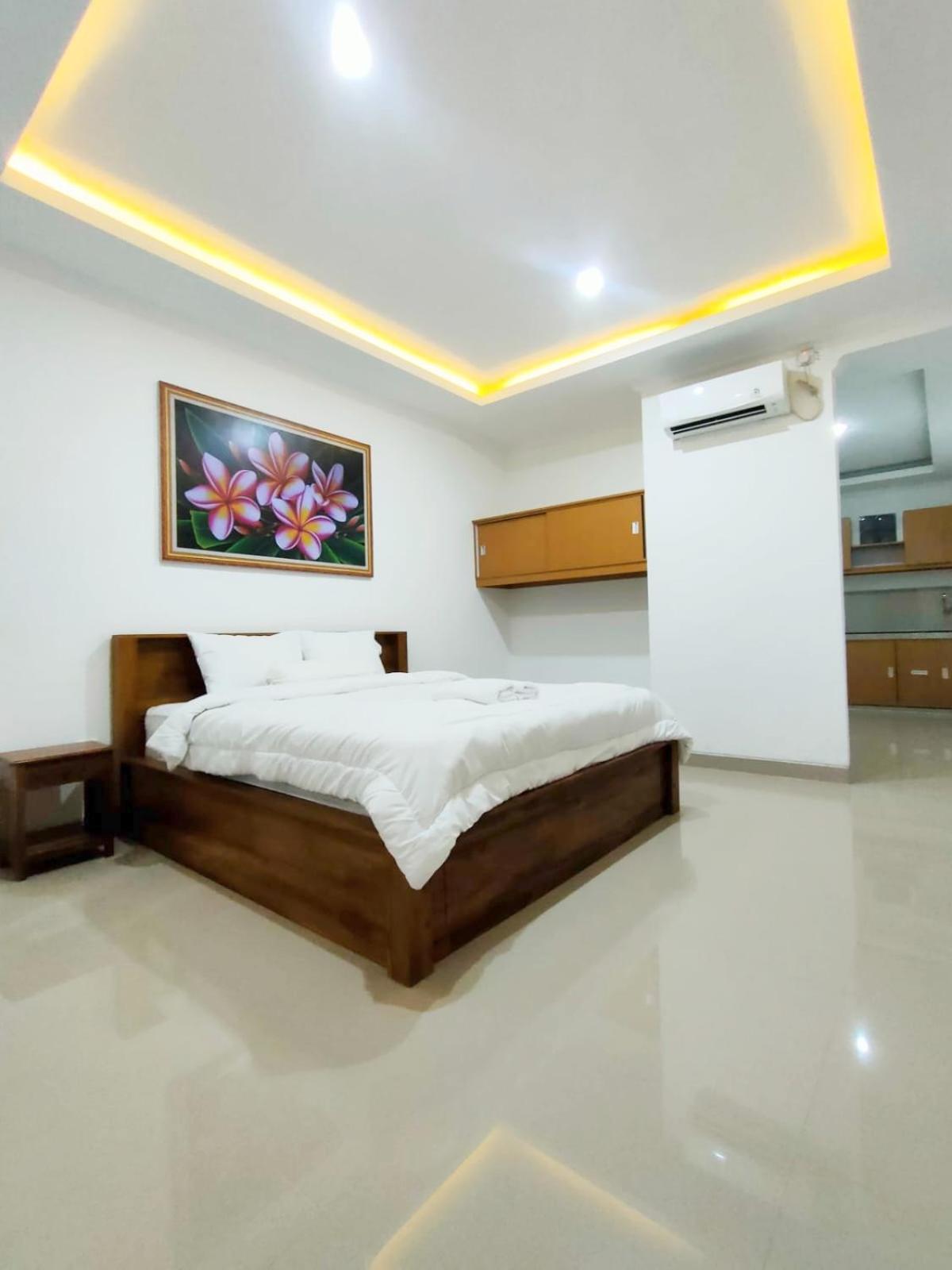 Standard King Room photo 1