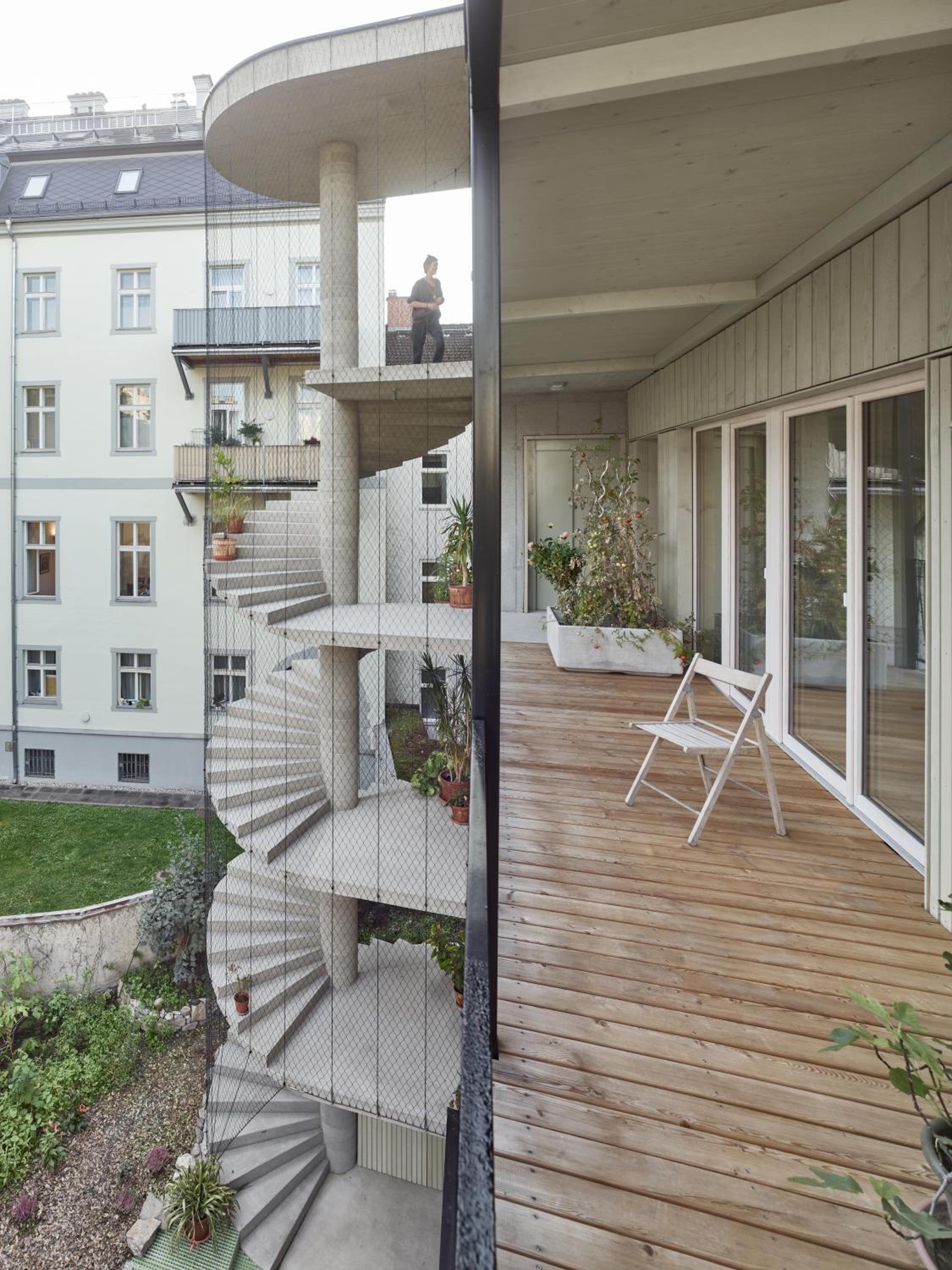 Three-Bedroom Apartment - Photo 9