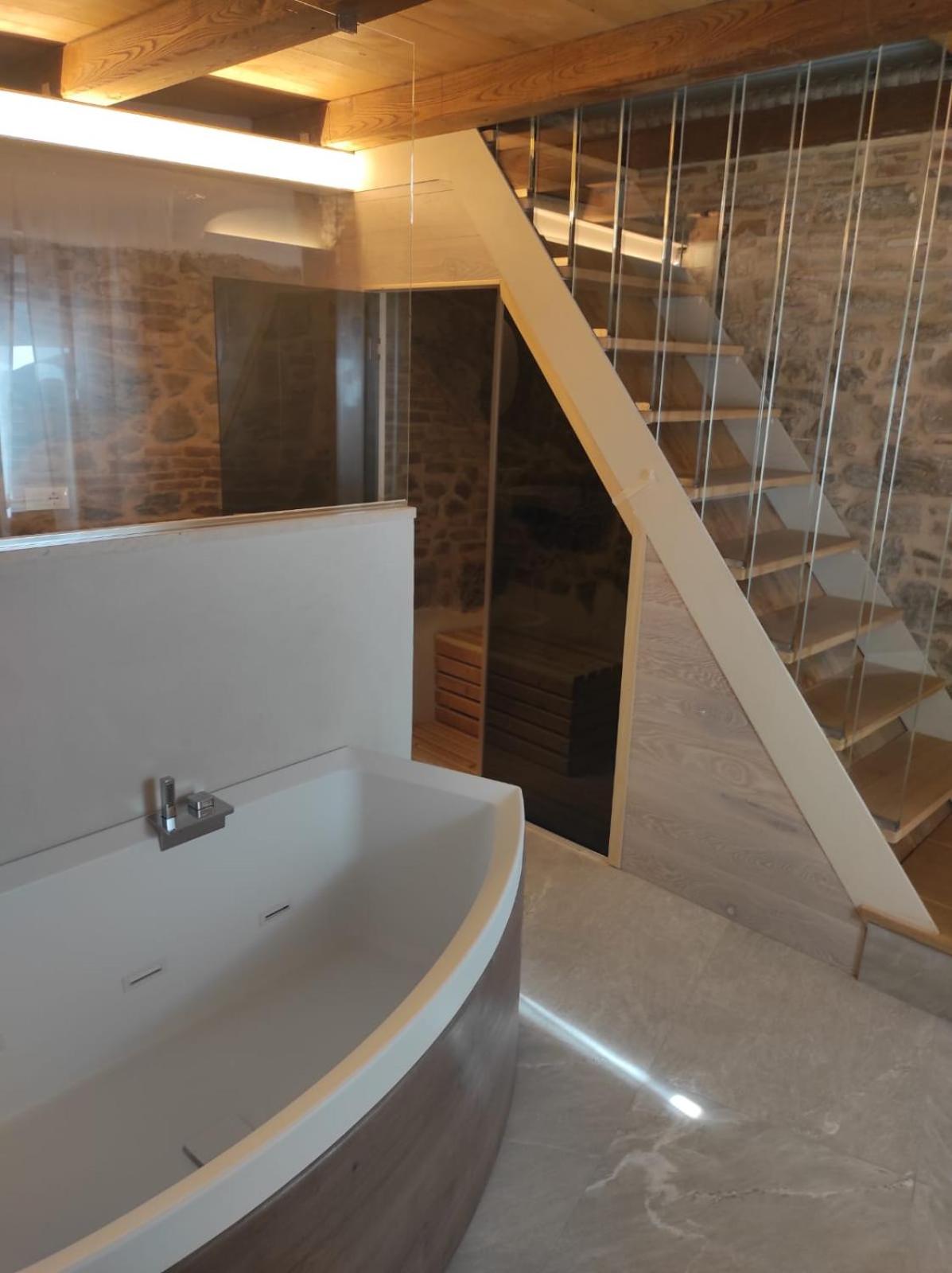 Double Room with Spa Bath - Photo 3
