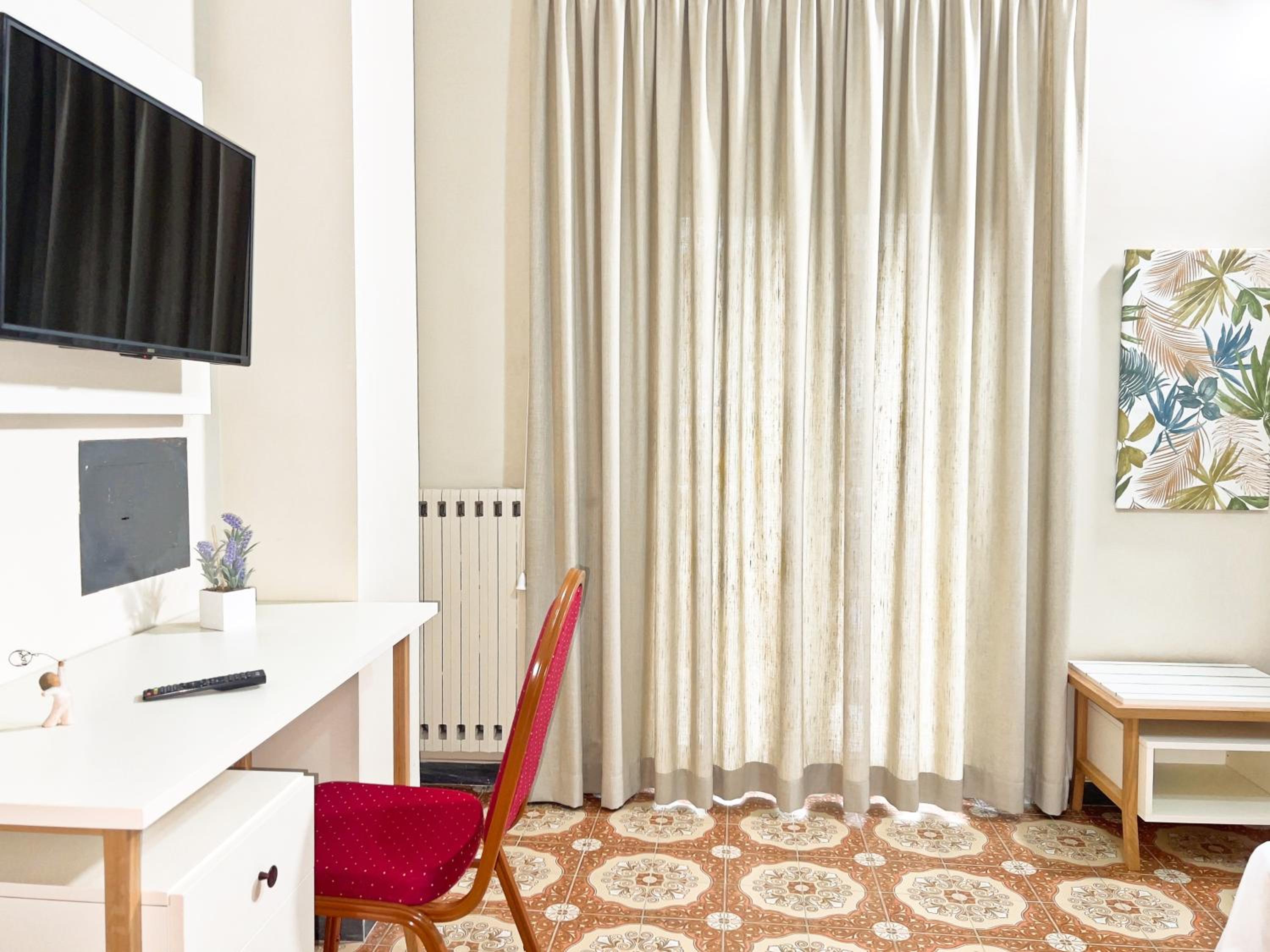 Large Double Room - Photo 20