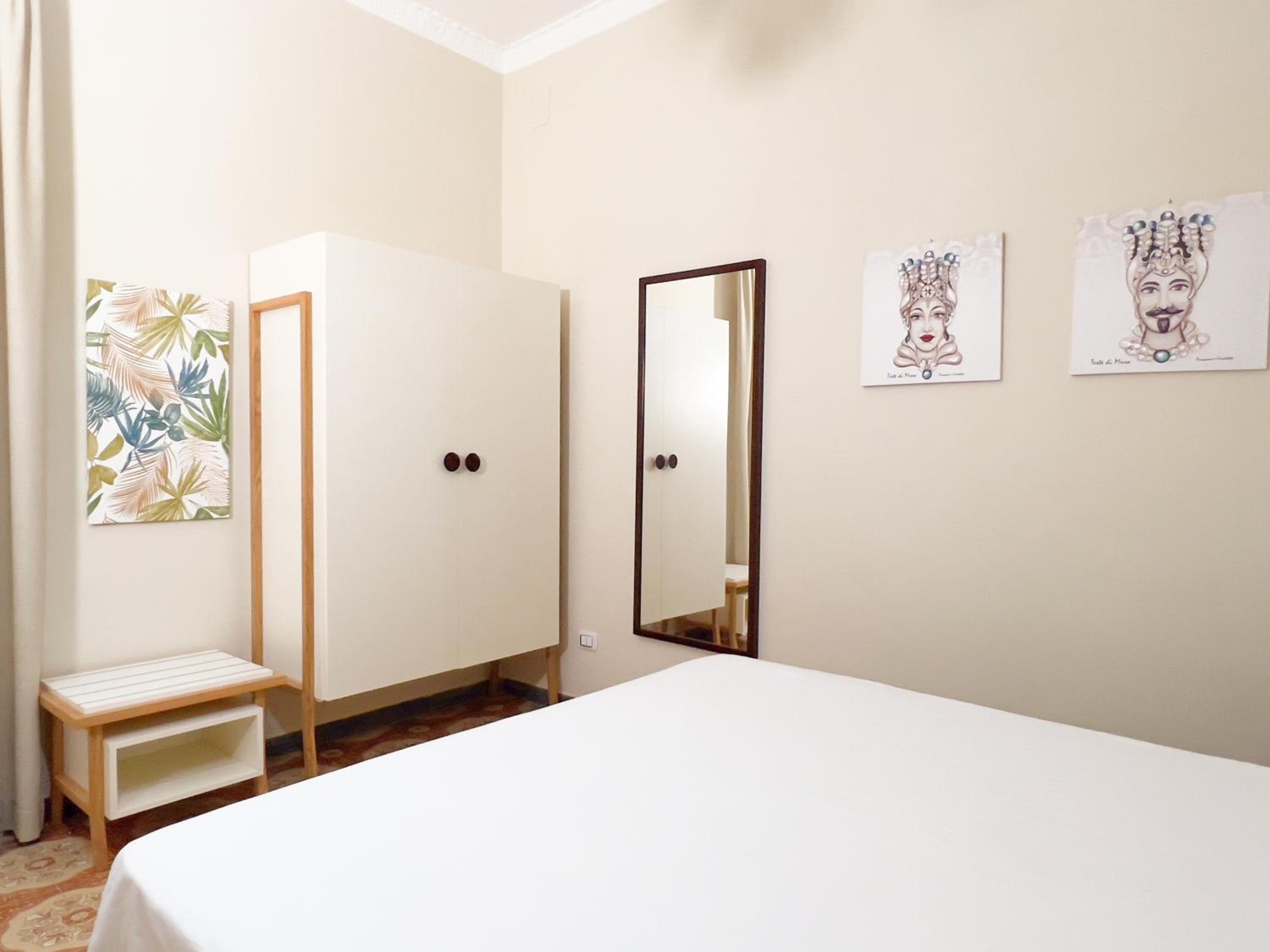 Large Double Room - Photo 19