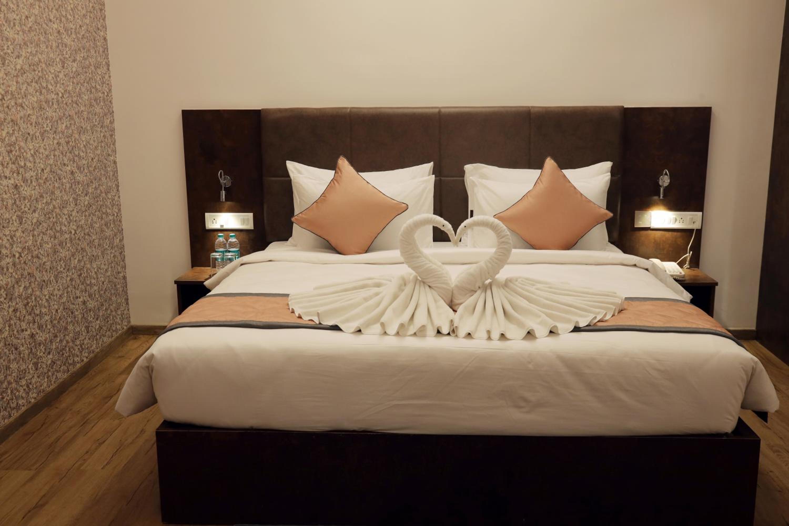 Superior King Room - Photo 4