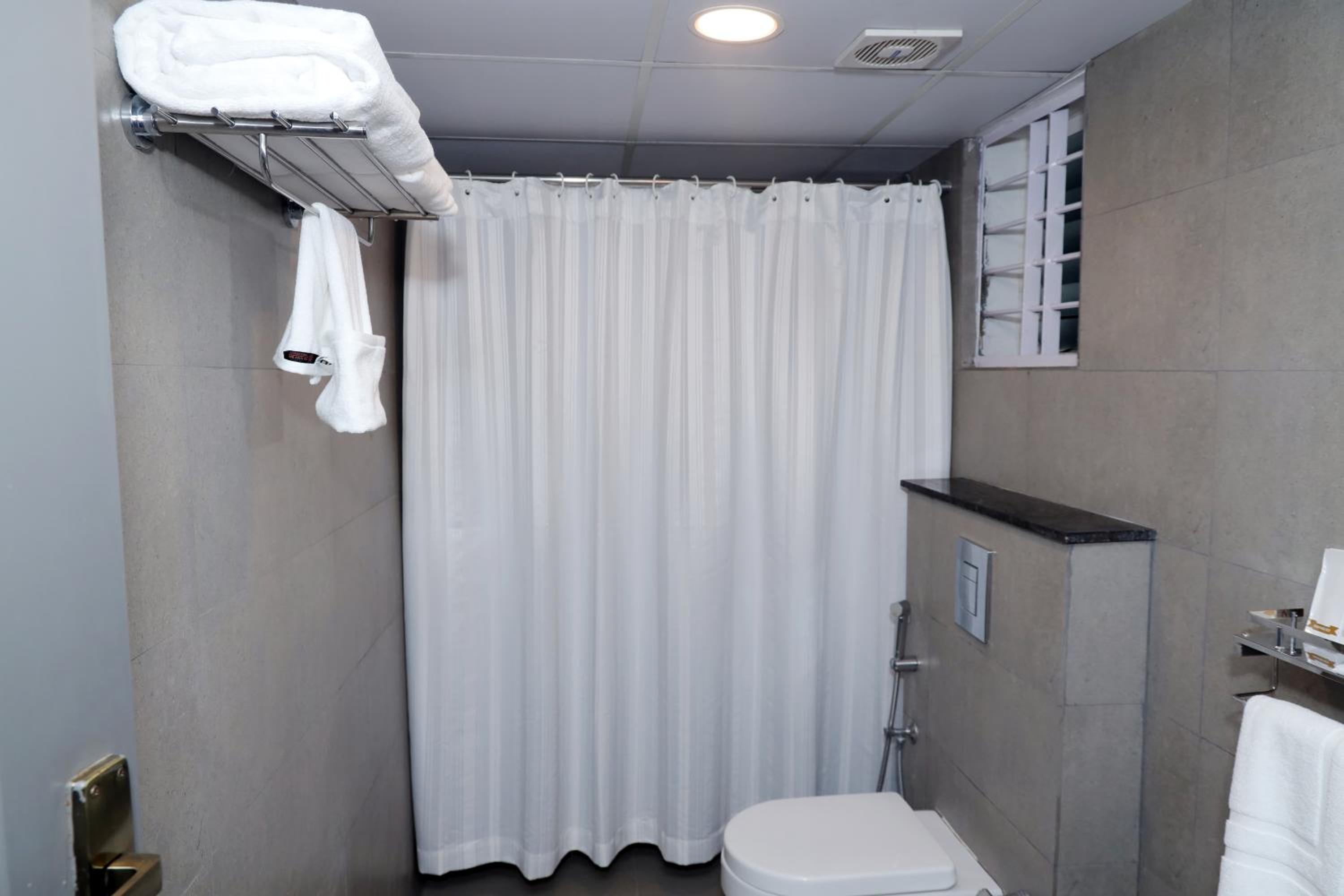 Superior King Room - Photo 3