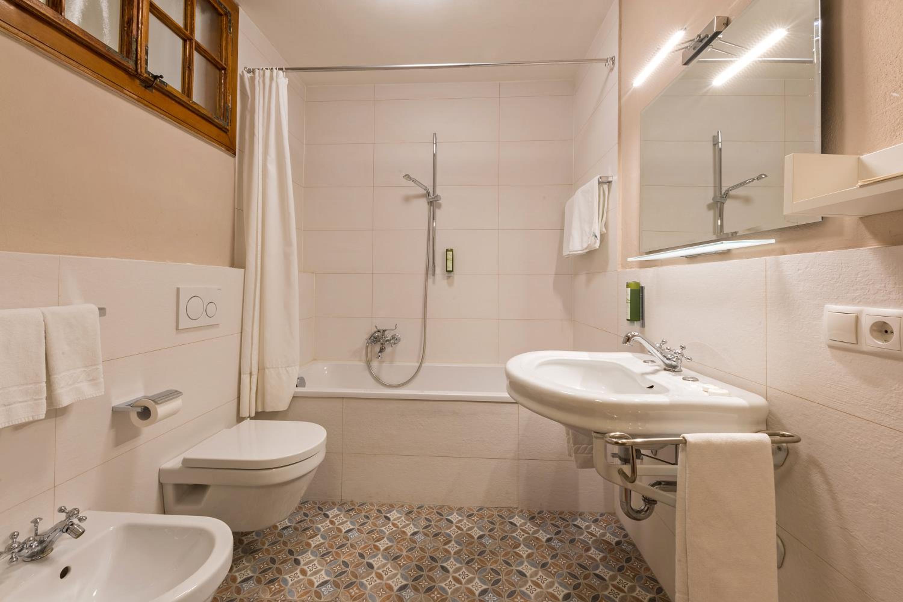 Premium Double Room - Photo 3