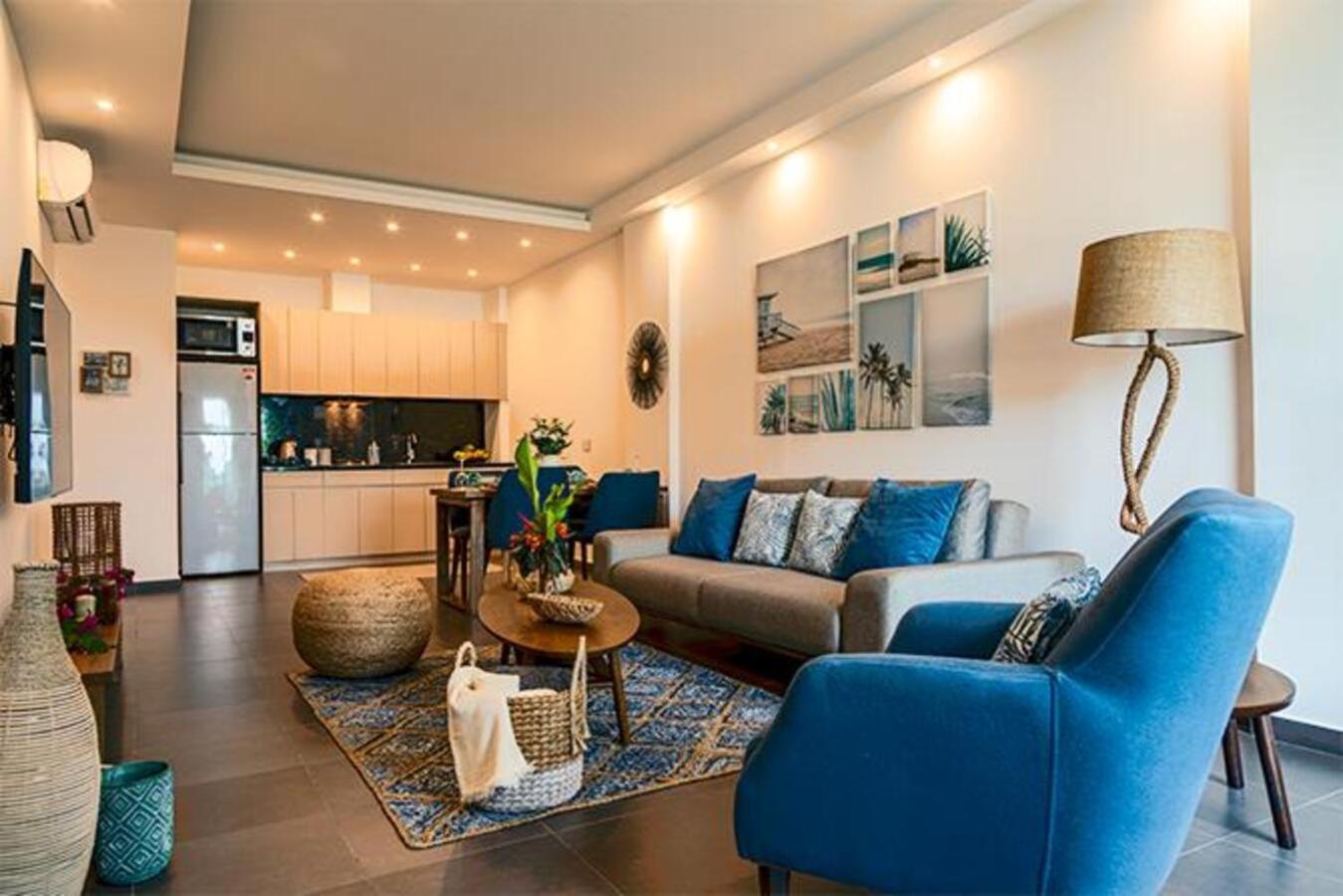 Executive Suite - Photo 25