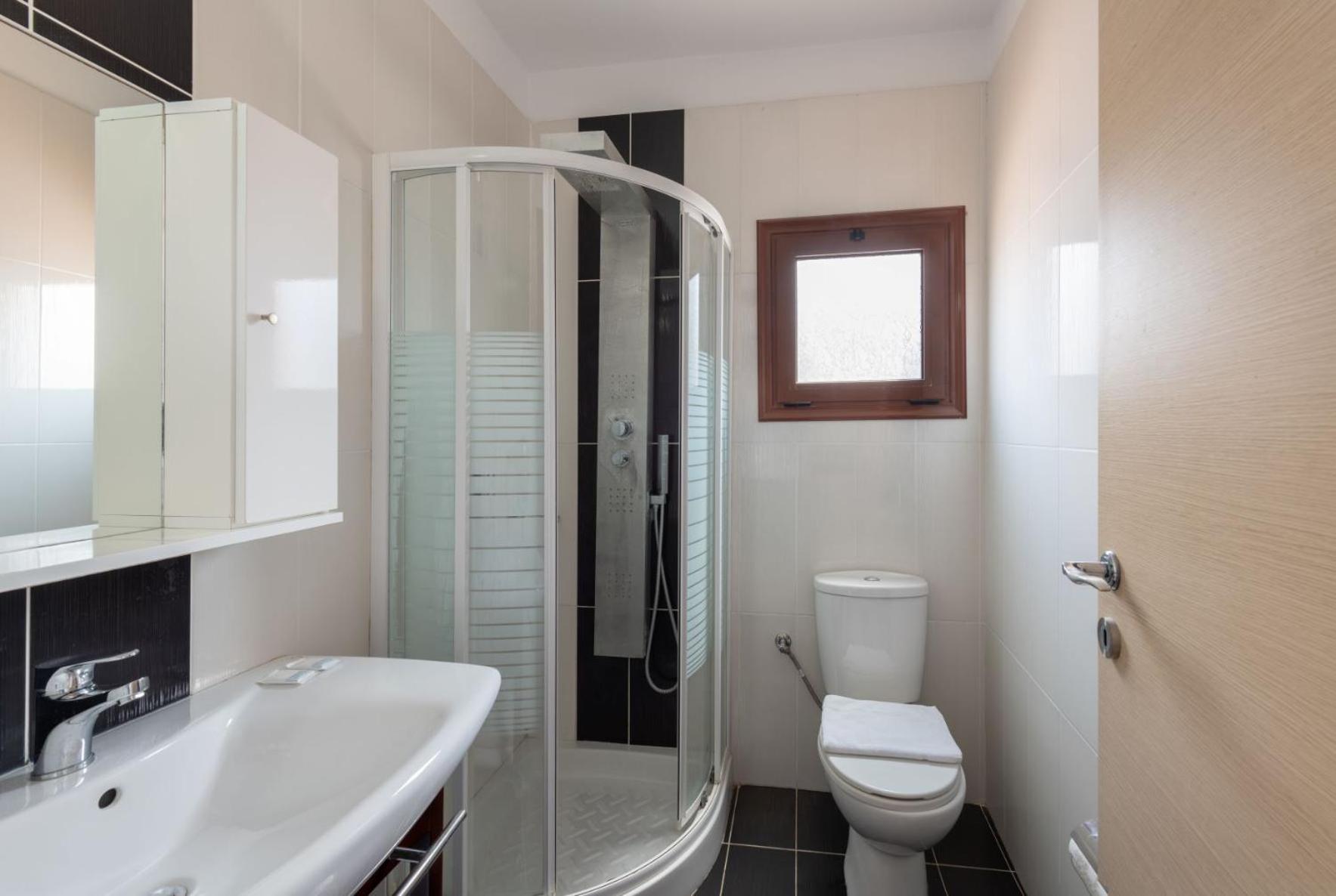 Standard Room - Photo 6