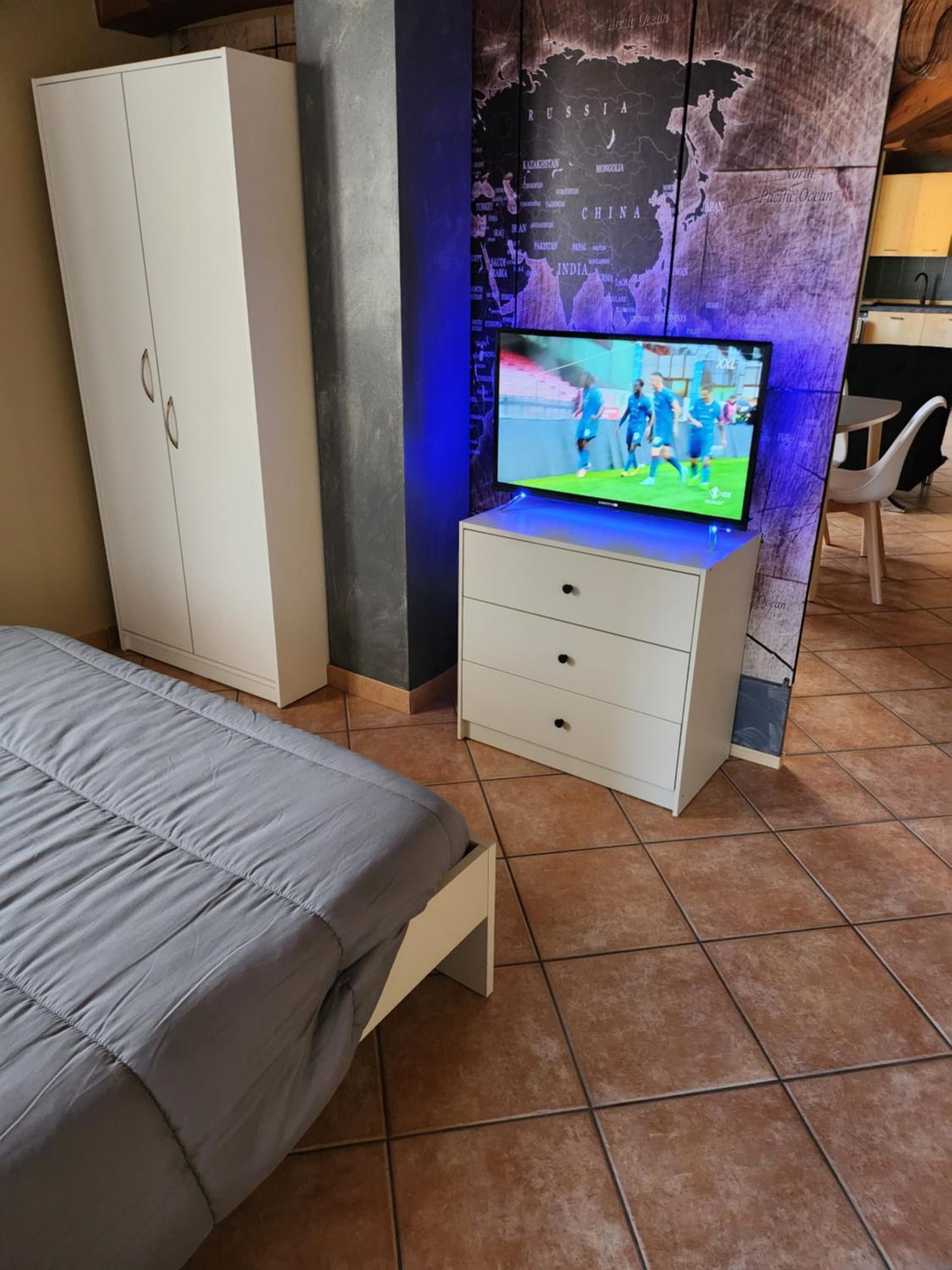 Studio Apartment - Photo 28