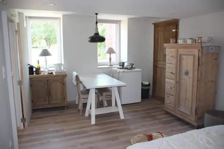 Single Room with Private Bathroom photo 1