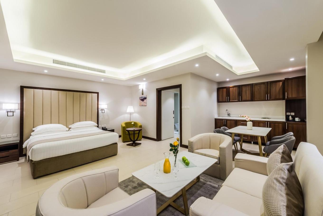 Junior King Suite - Non-Smoking - Photo 11